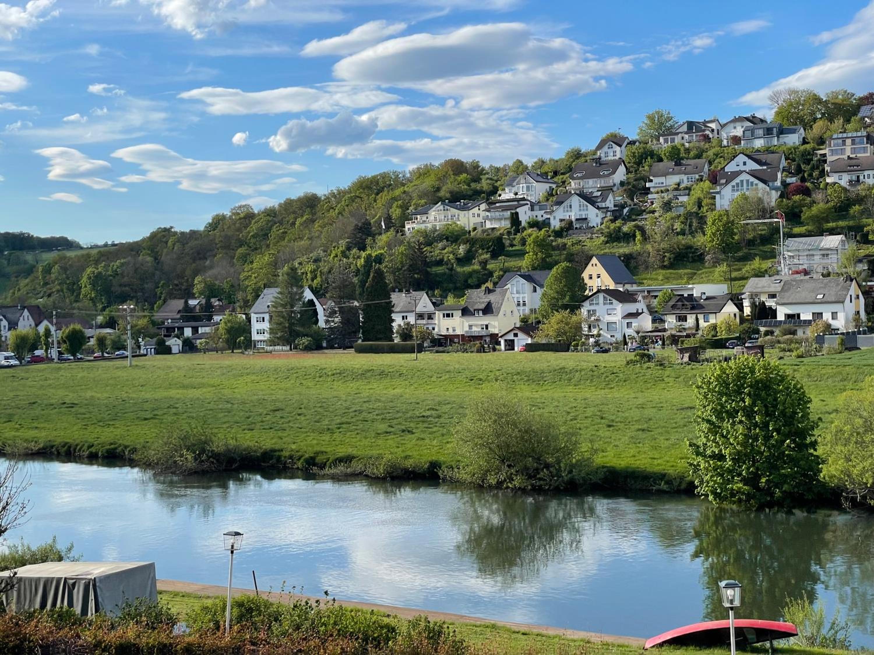 Ferienwohnung Riverside Resort idyllisch direkt an der Lahn