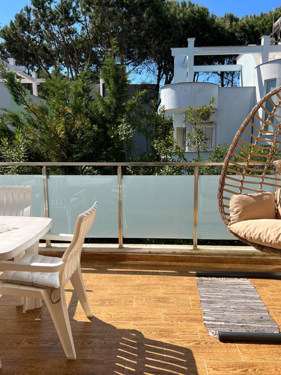 All Seasons Villa 2, Kompleksi Dielli