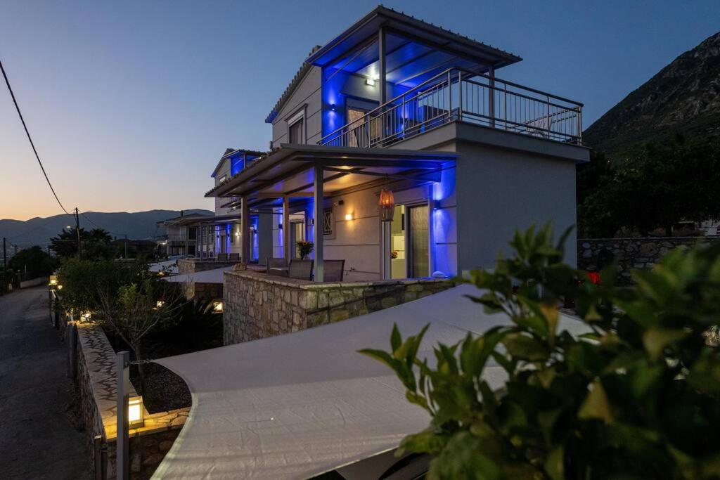 Hotel Horizon Heights Dusk - Image 1