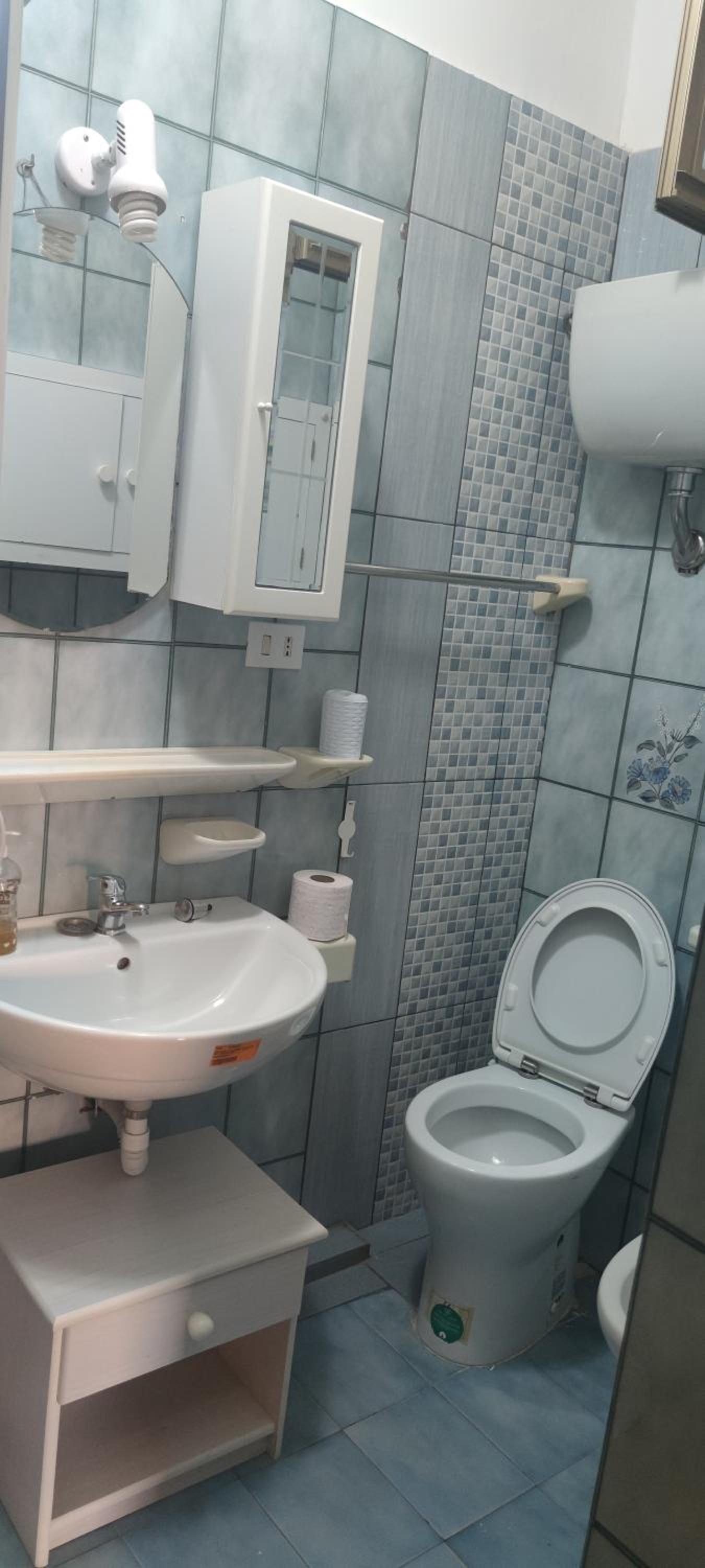 Nardone al centro en Teramo — bathroom