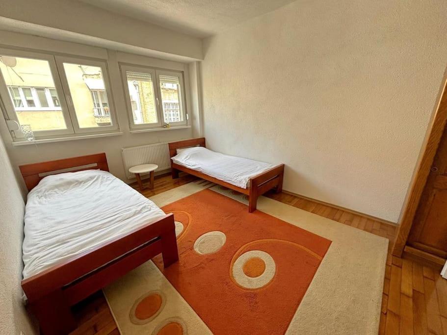 Komforan trosoban stan u centru
