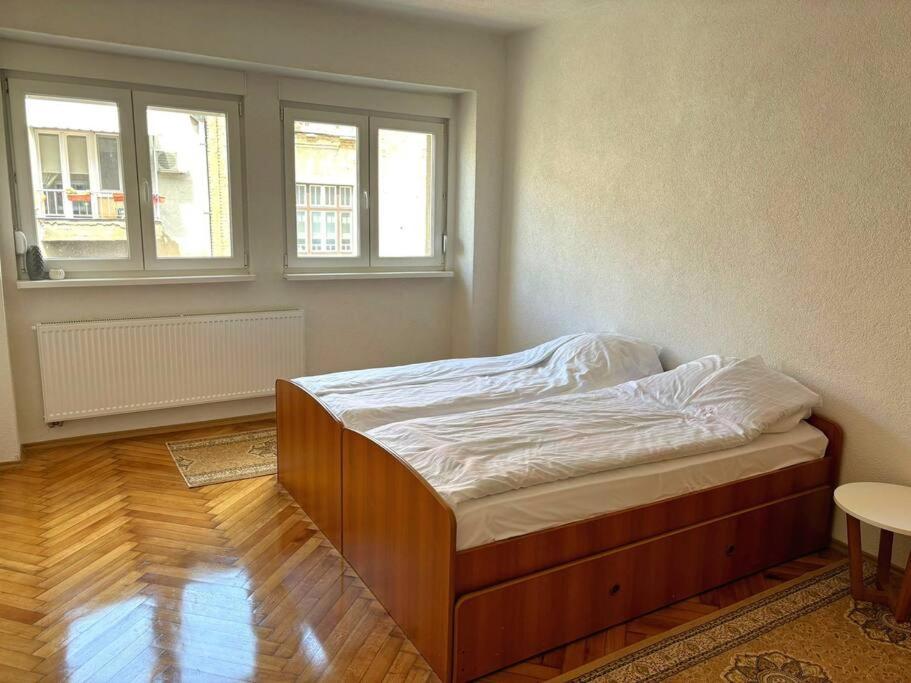 Komforan trosoban stan u centru