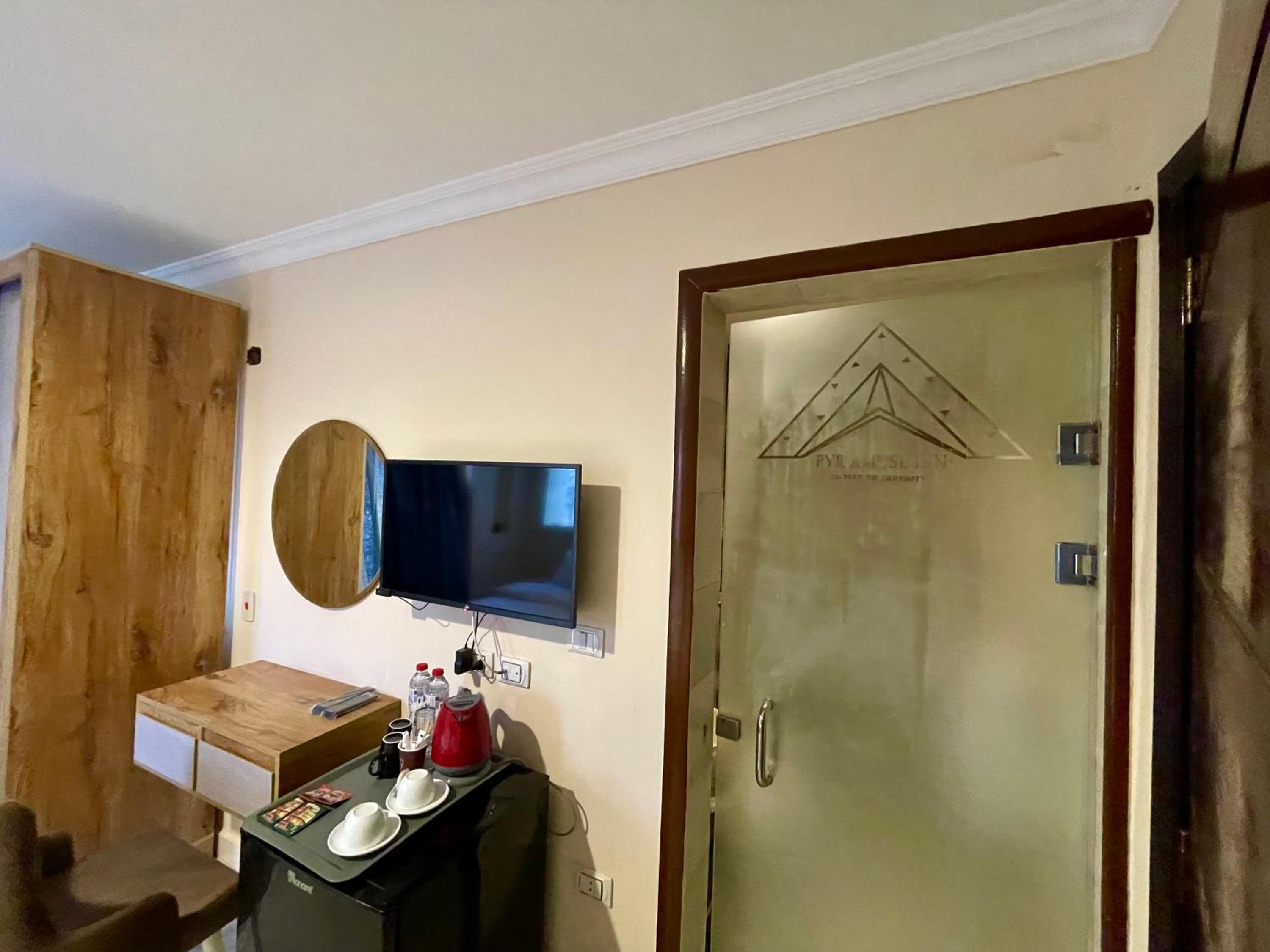 Pyramuse INN