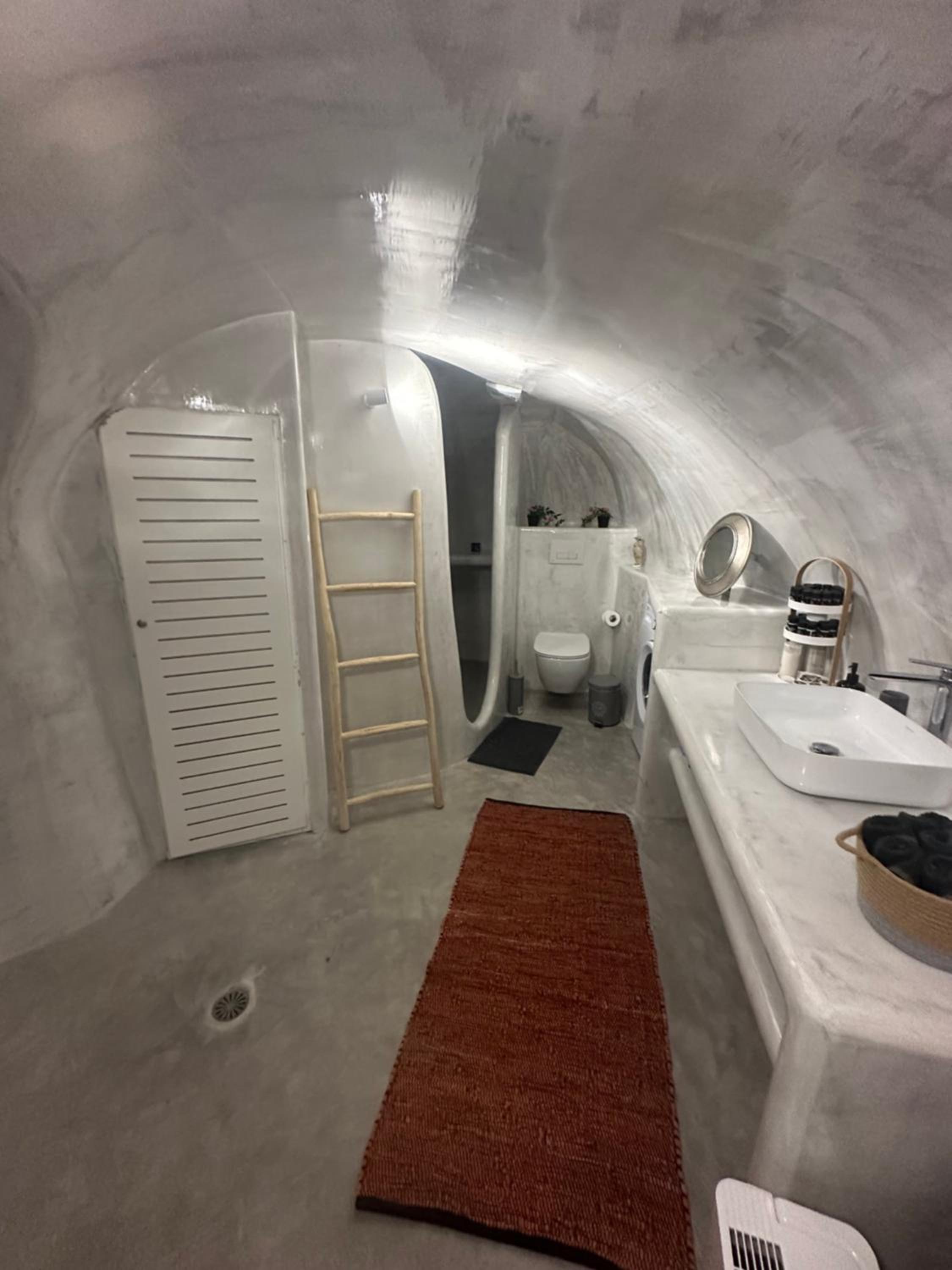 Kefia 2 en Mesariá — bathroom