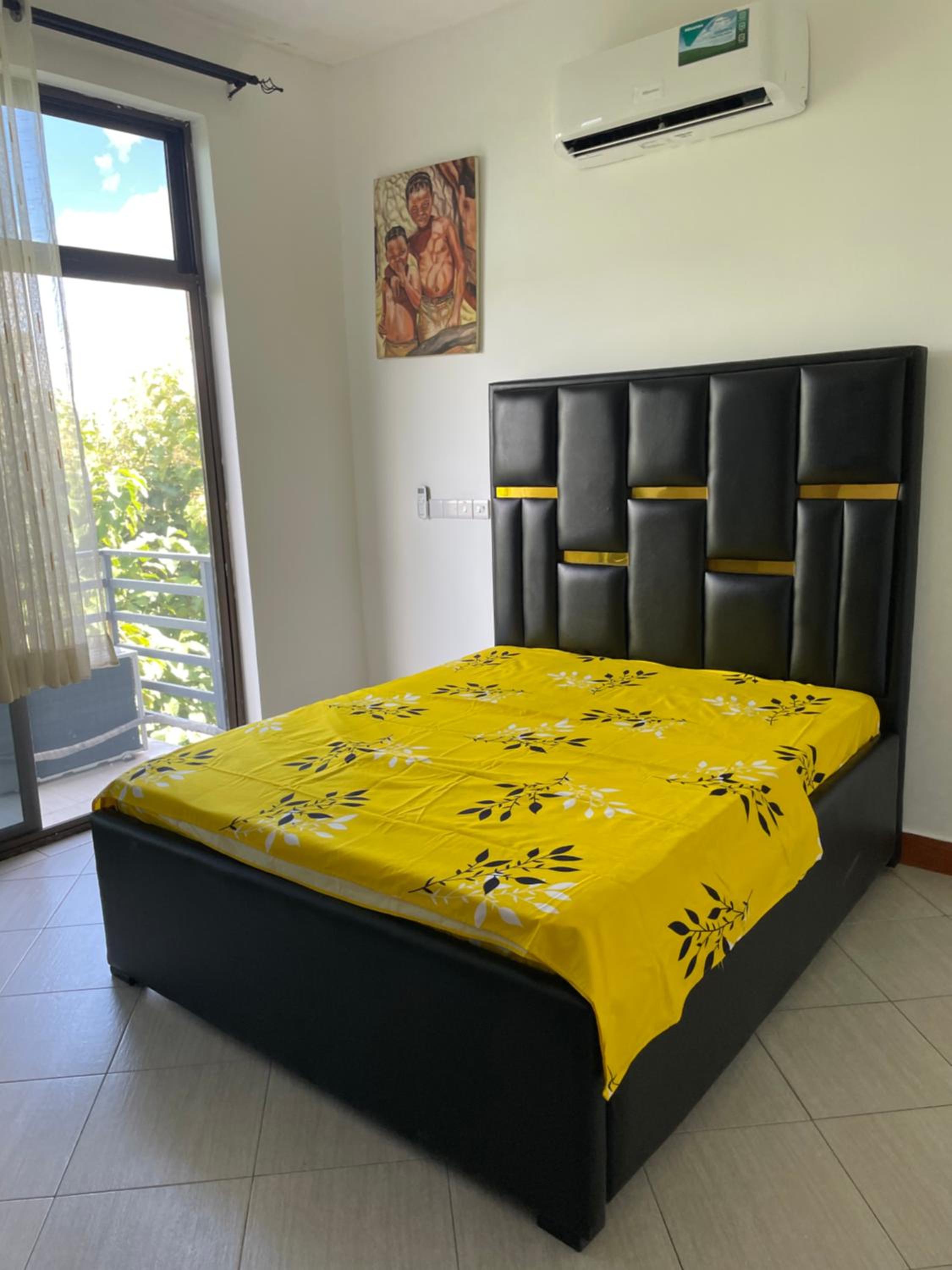 Stylish 1-Bedroom Apartments with Amazing Views view 3