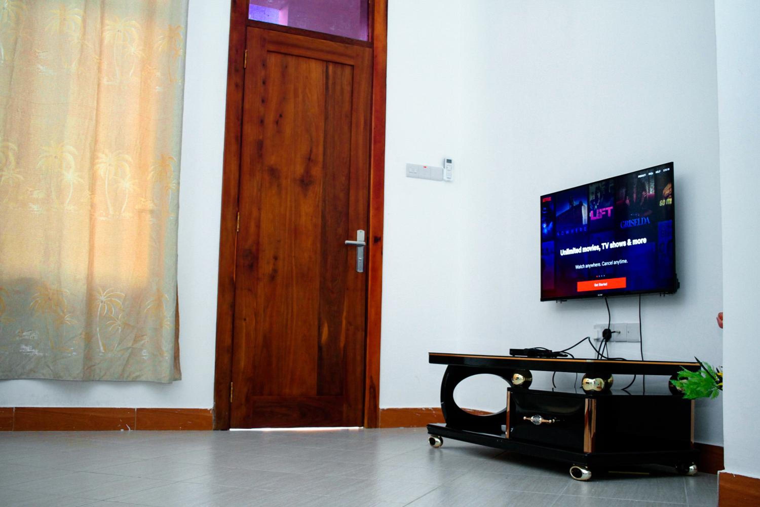 Stylish 1-Bedroom Apartments with Amazing Views view 2