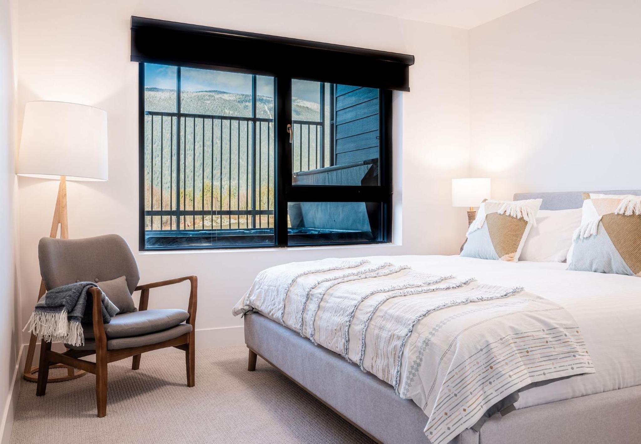 Drop in Condo by Revelstoke Vacations
