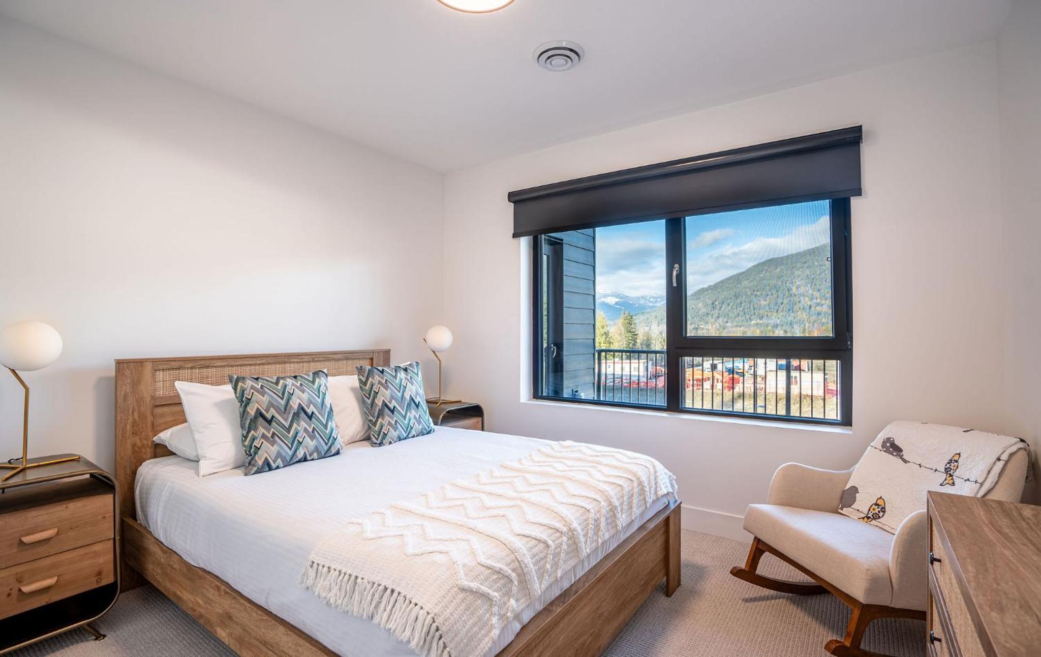 Drop in Condo by Revelstoke Vacations
