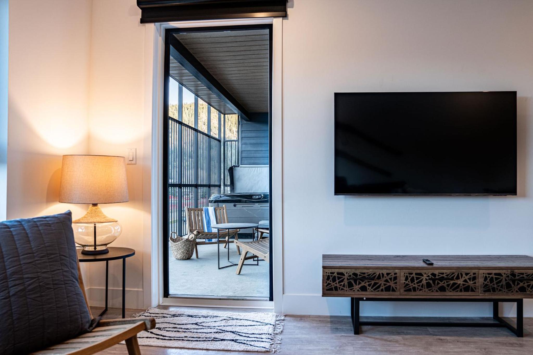 Drop in Condo by Revelstoke Vacations