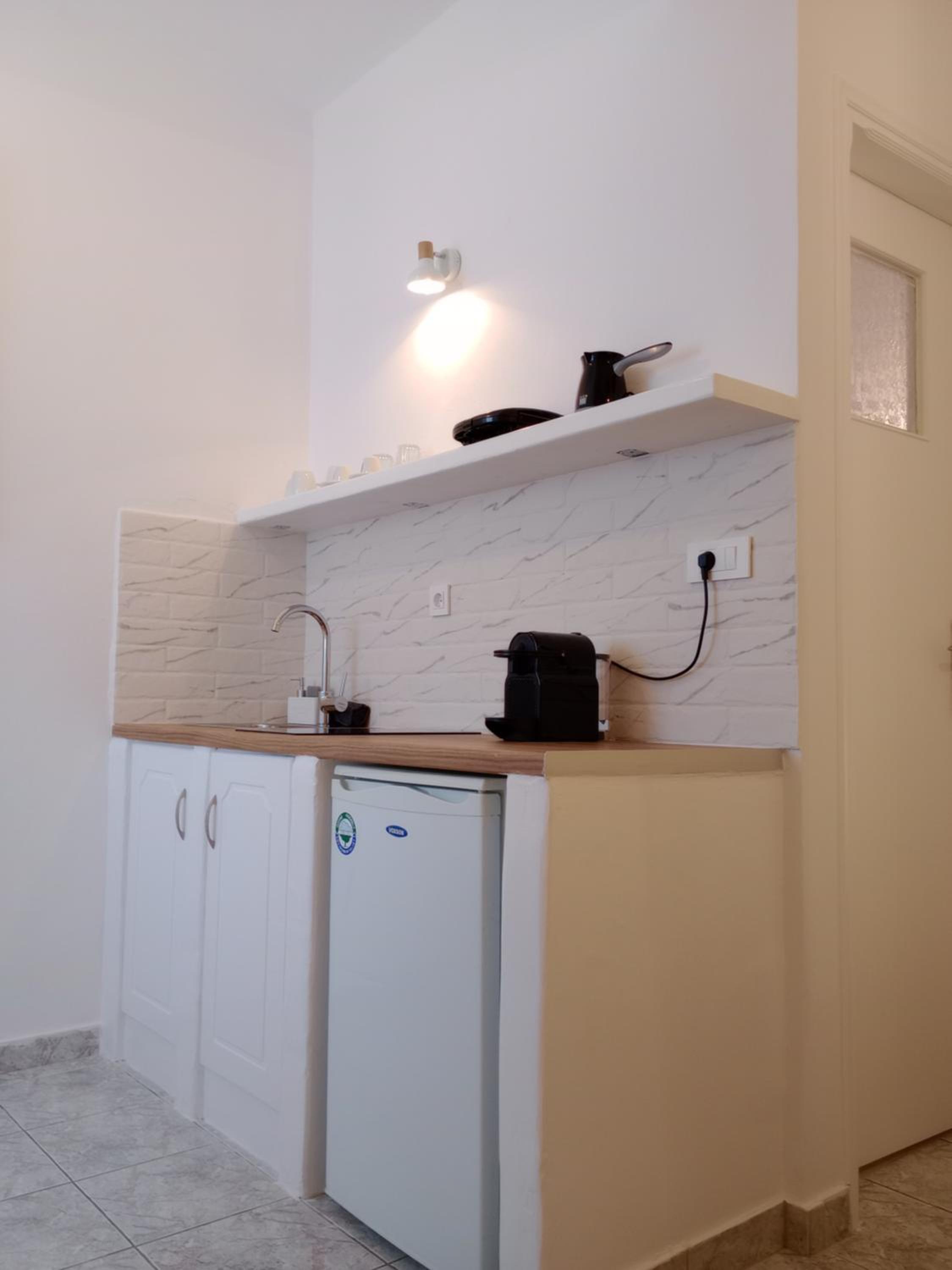Meltemi Rooms and Studios view 4