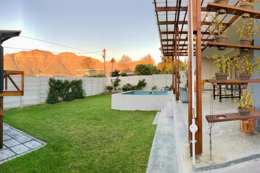 Cape Winelands Mountain View Getaway view 2