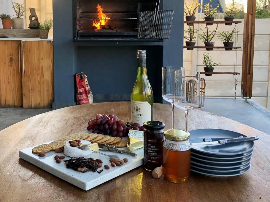Cape Winelands Mountain View Getaway view 5