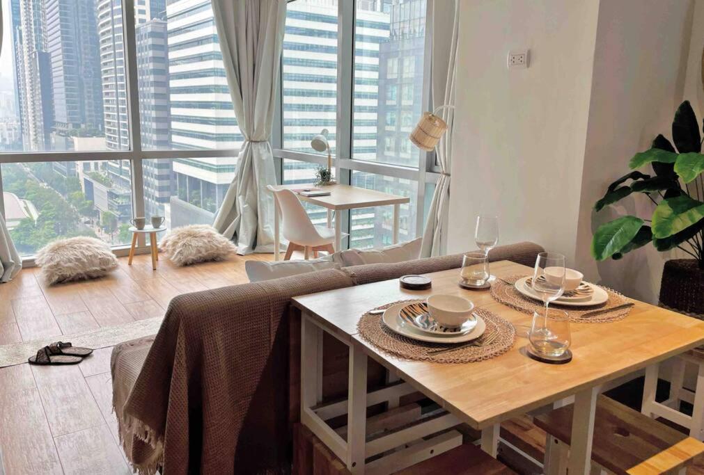 Tarzan in the City! in Avant BGC parking with fee view 3