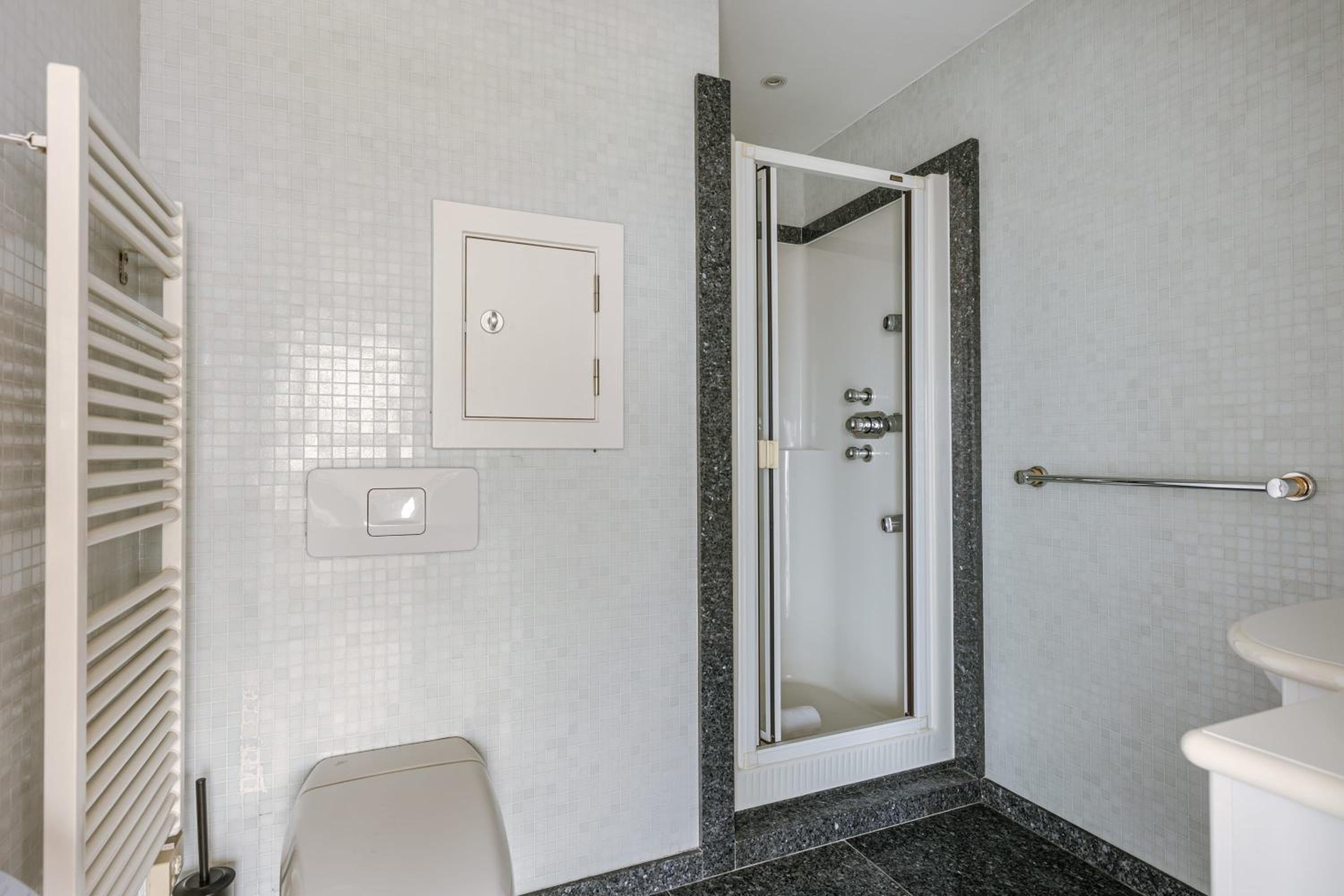 Casiola - Apartment with lake view & common indoor pool