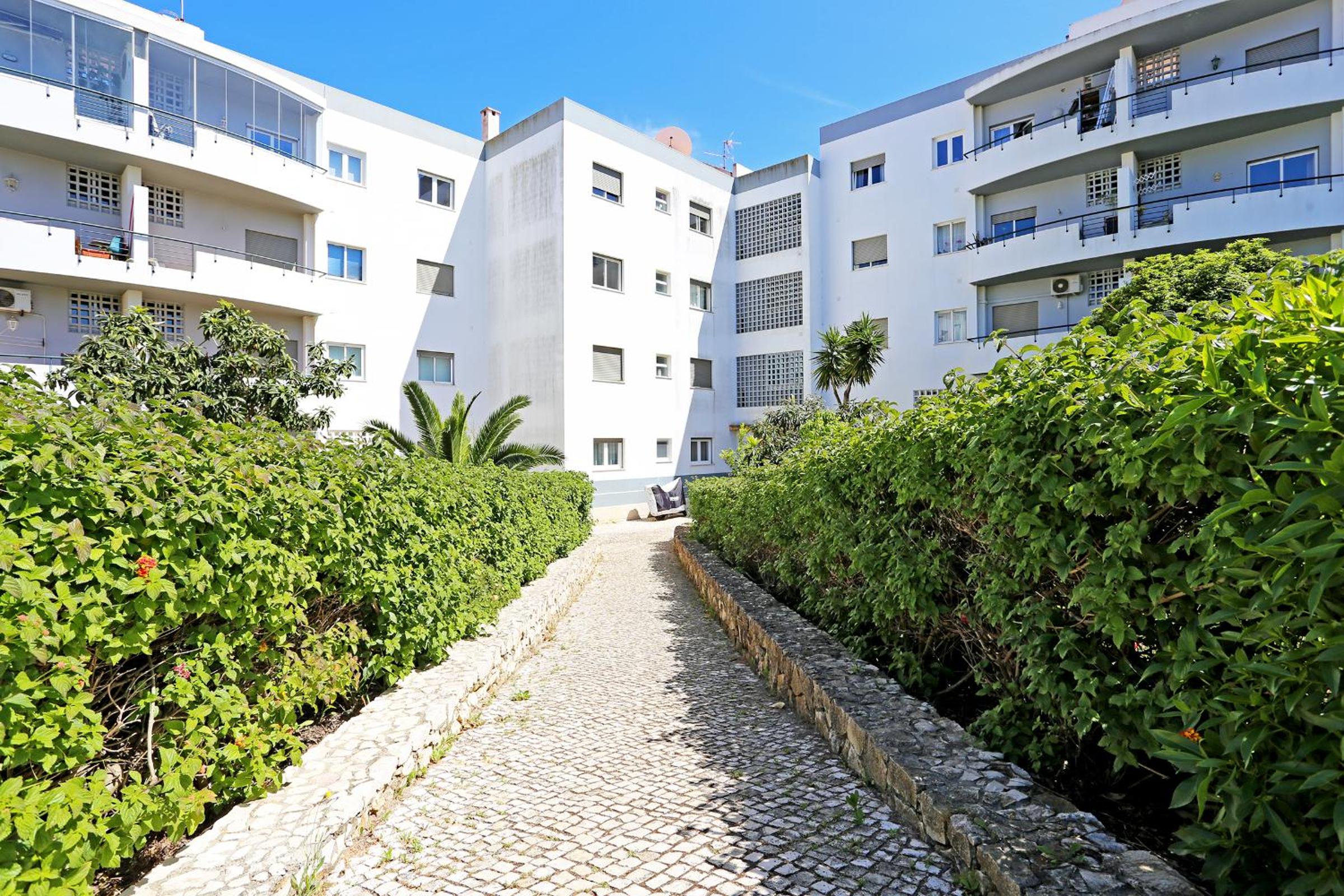 P - Meia-Praia Seaview Guesthouse view 2