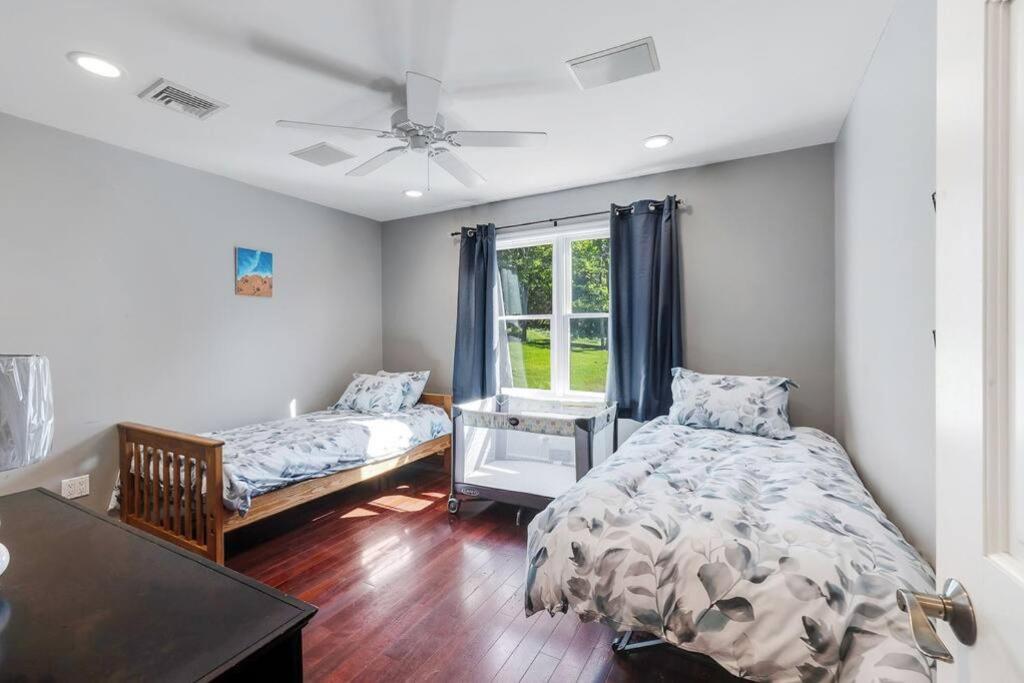Estate with pool on 11 beautiful acres view 4