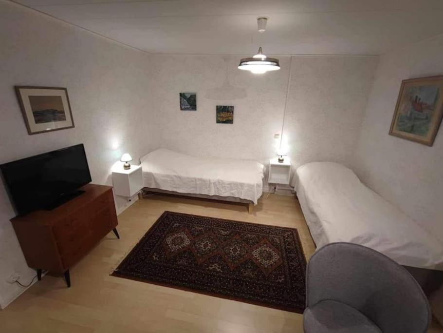 Lantgård nära stad, fiske o golf
