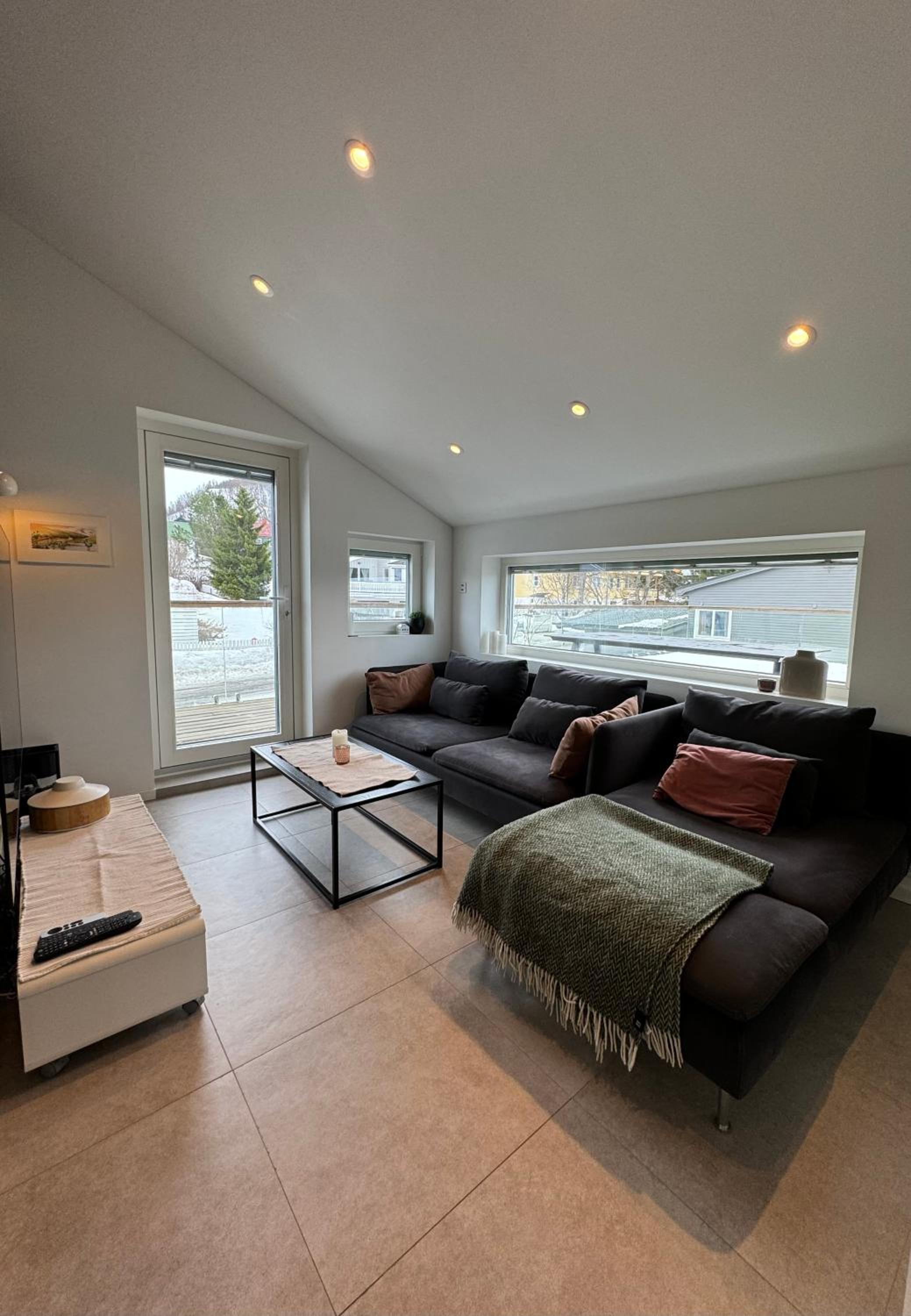 Moderne sentral villa med fantastisk utsikt over byen view 5