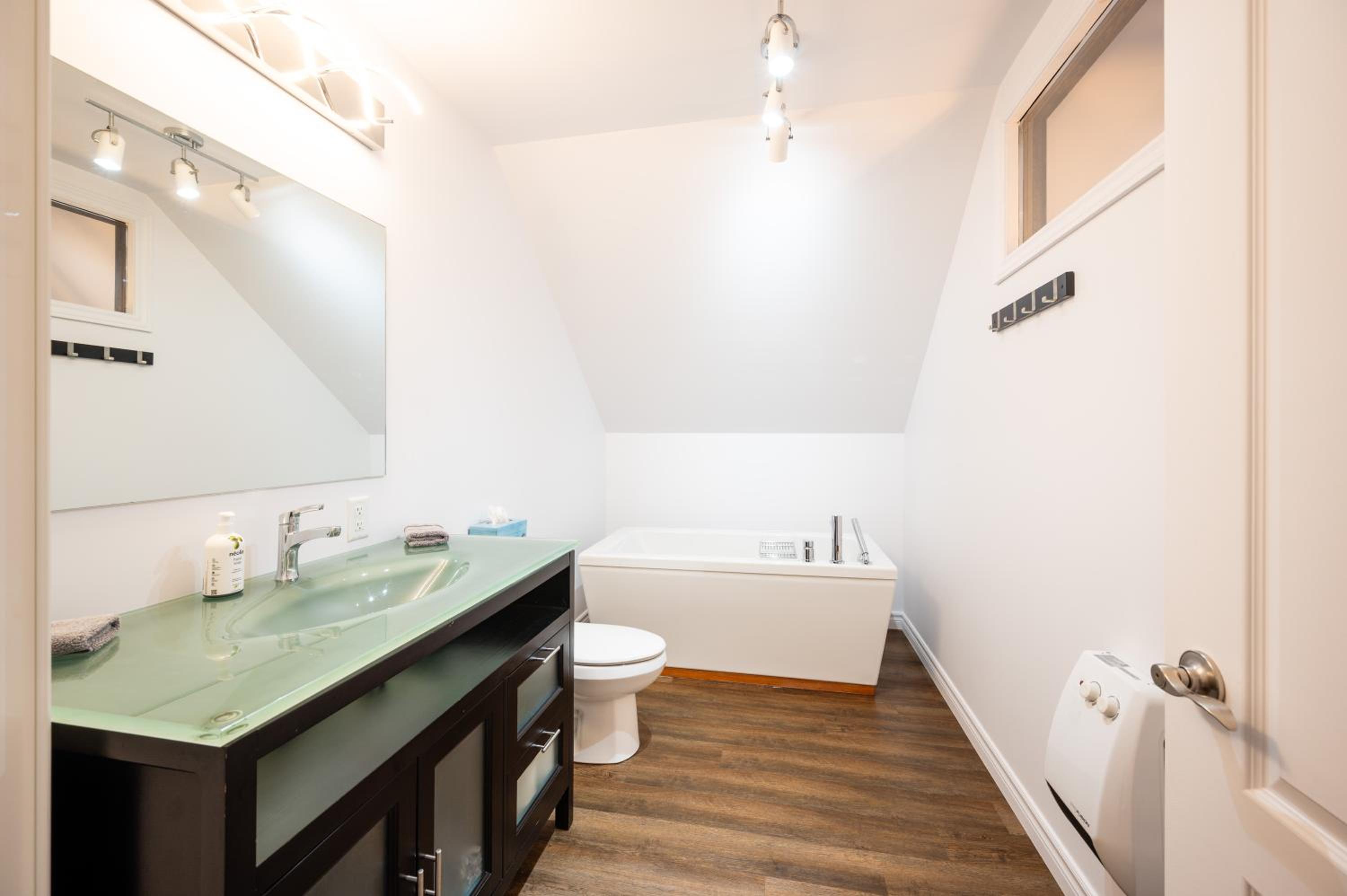 Le Jarret Noir! Chalet NEUF en nature SPA/Vue Lac