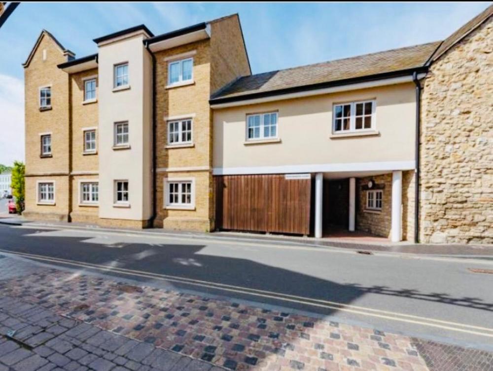 Hotel La casetta d’Àneu, Oxford Castle - Image 1