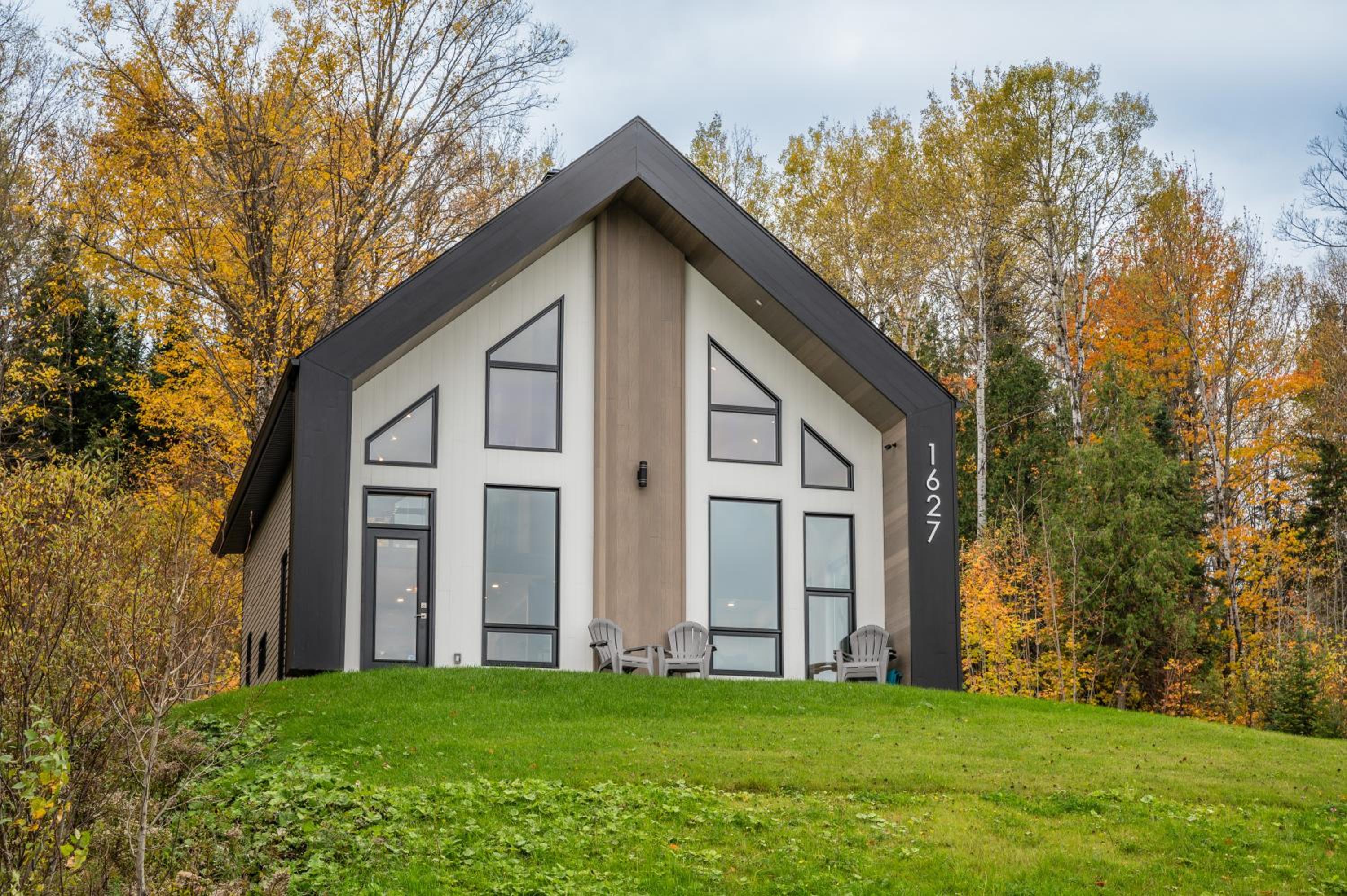 Le Jarret Noir! Chalet NEUF en nature SPA/Vue Lac