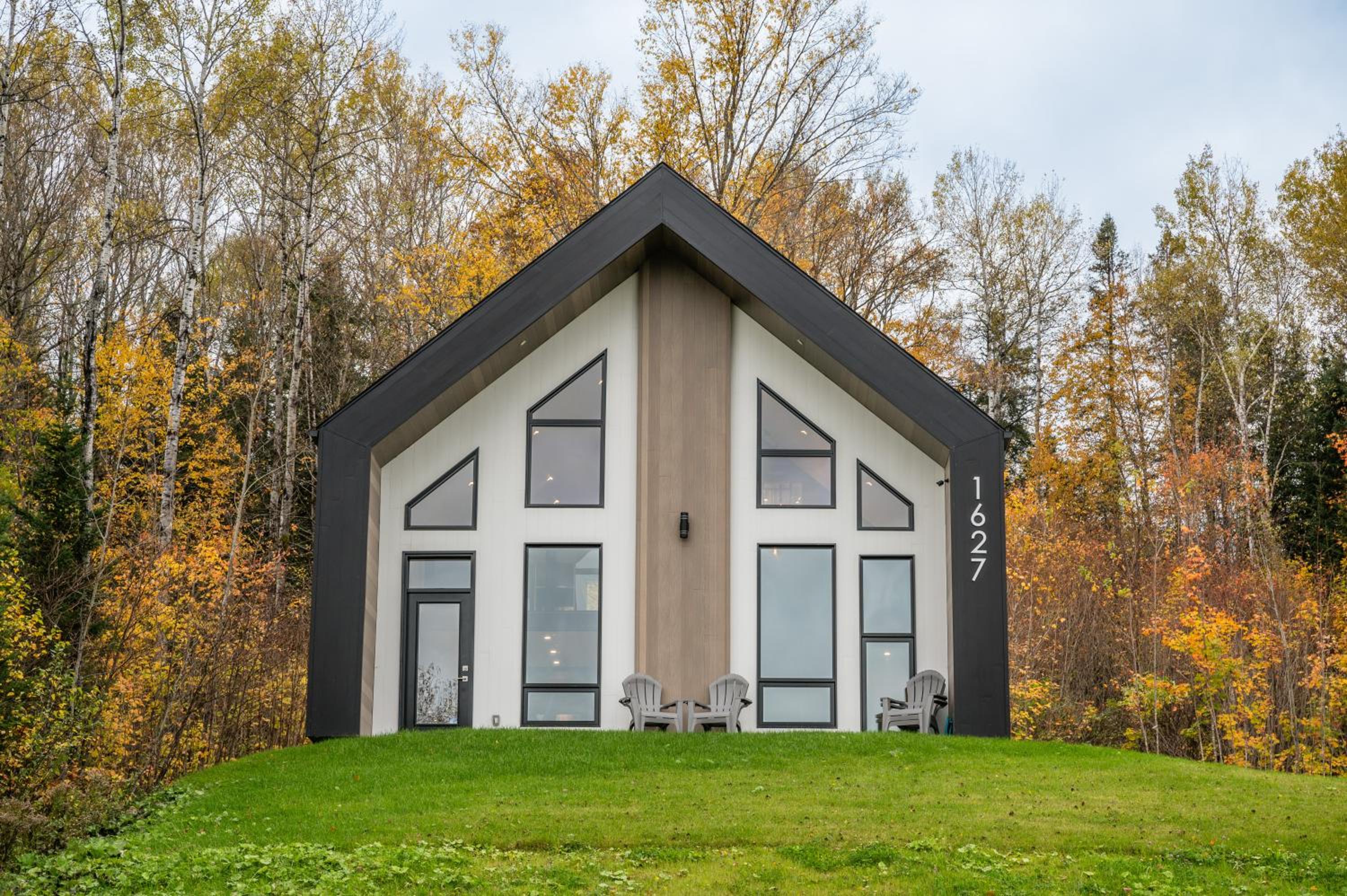 Le Jarret Noir! Chalet NEUF en nature SPA/Vue Lac