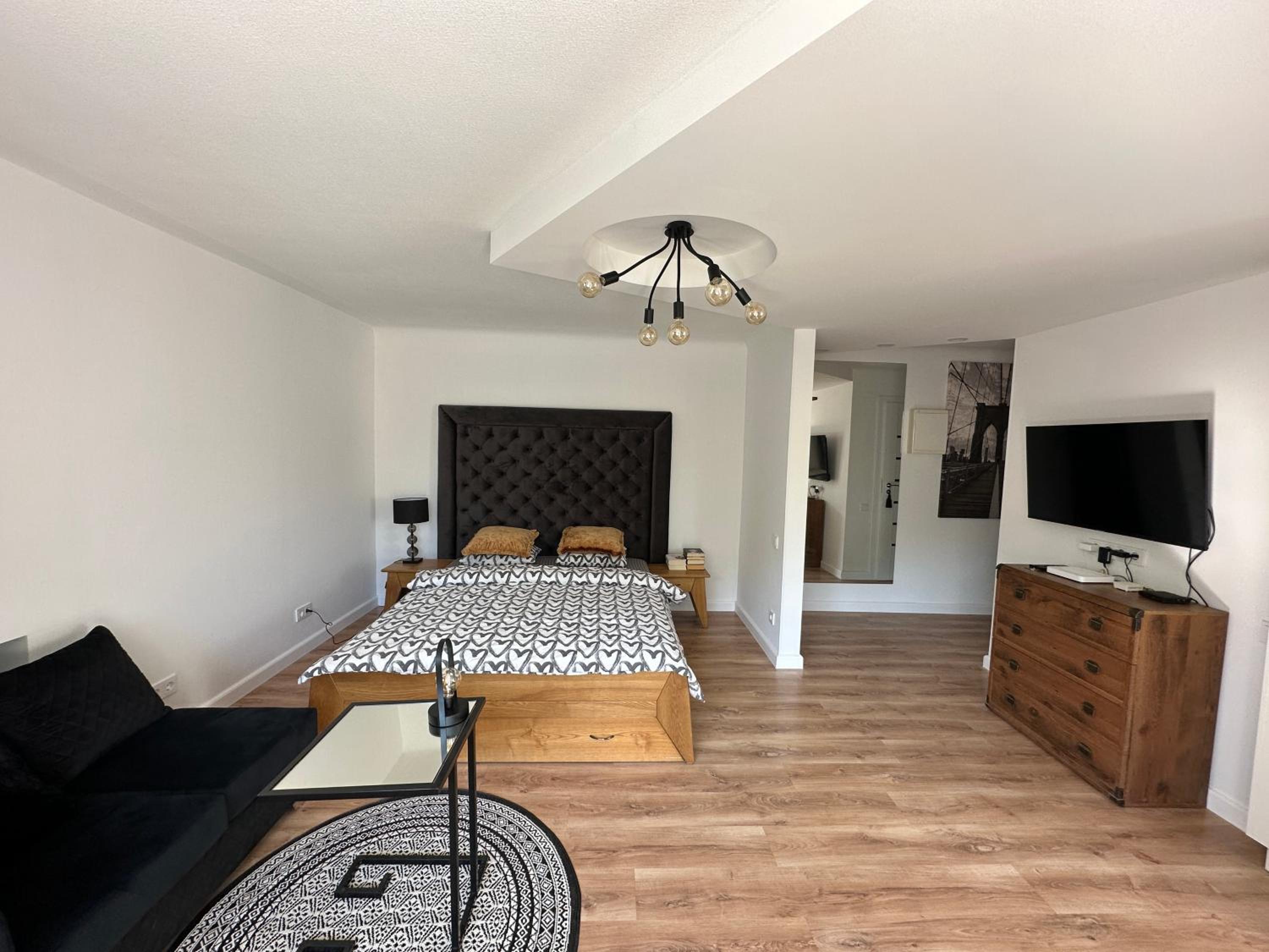 Hugo apartment