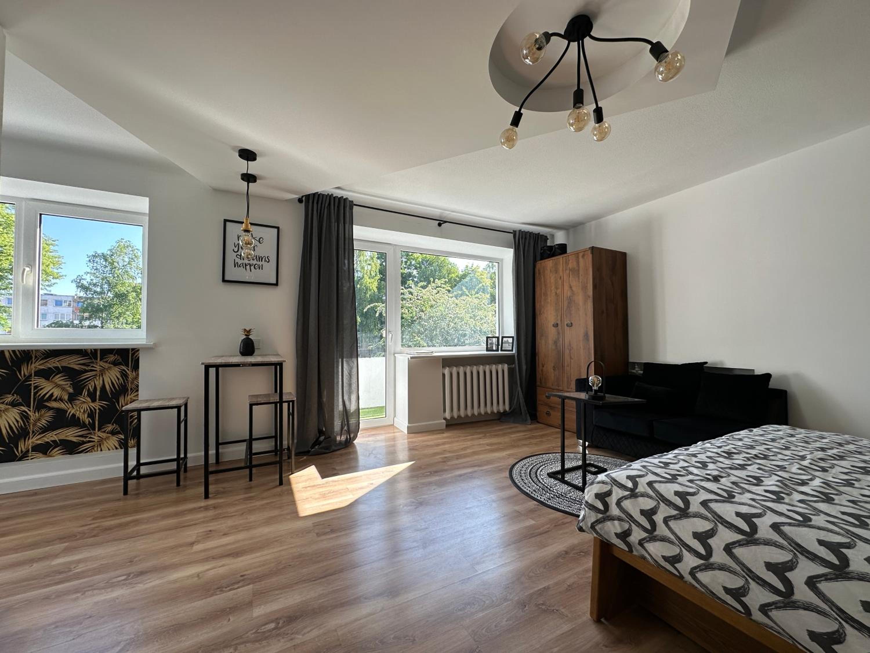 Hugo apartment