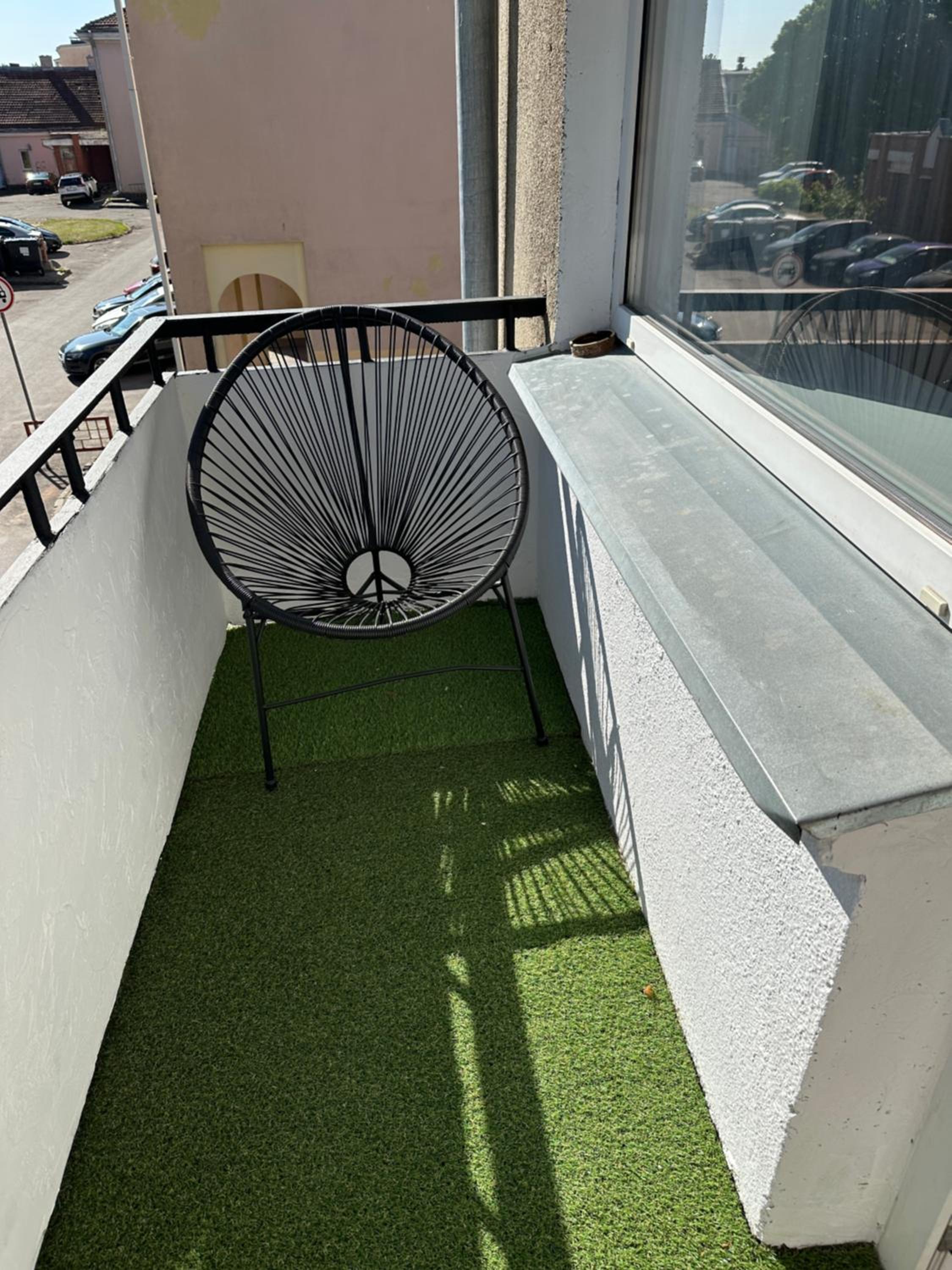 Hugo apartment