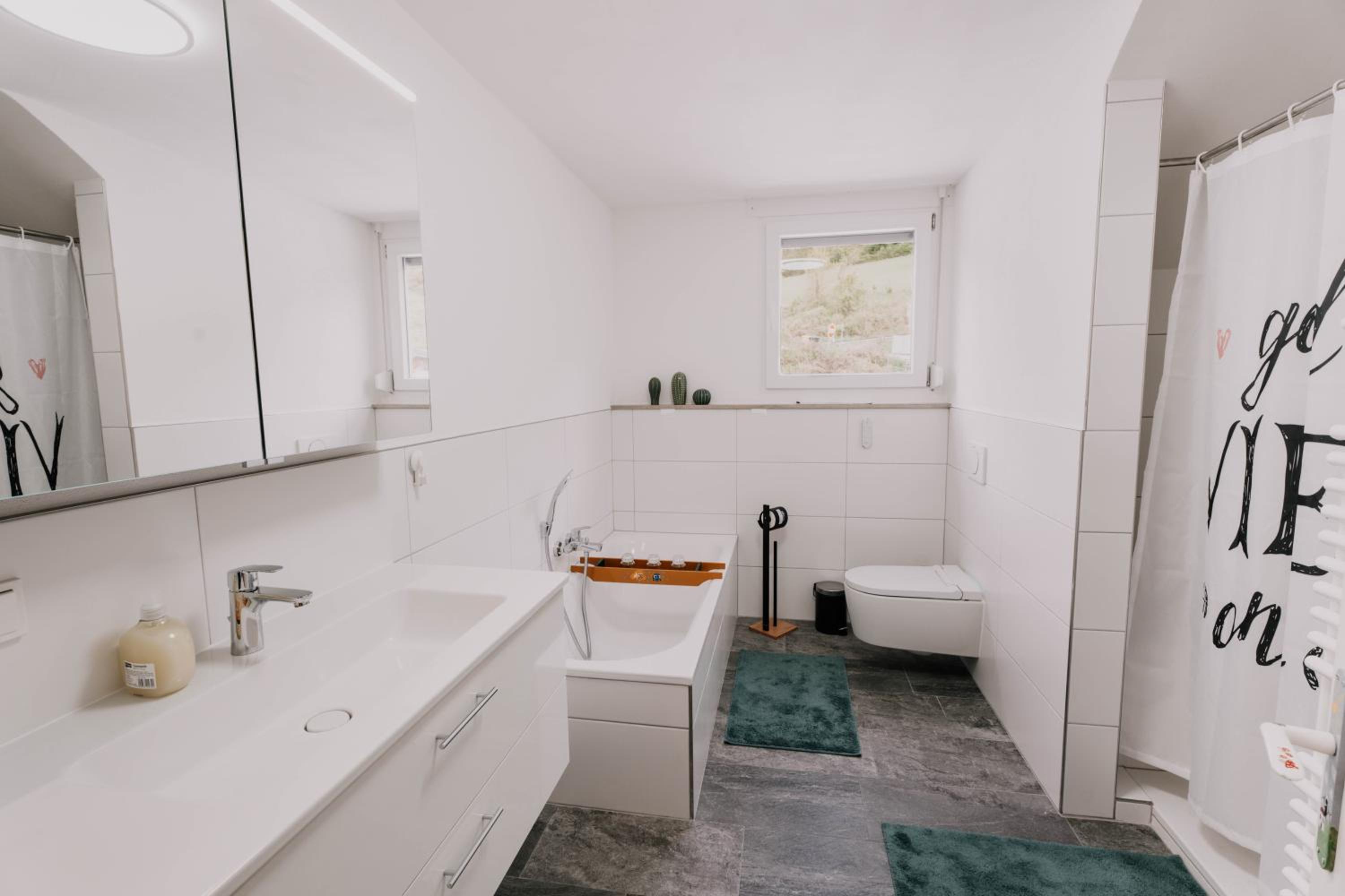 großzügiges, stylisches Apartment I 6 Personen I Eifel I Naturliebhaber I