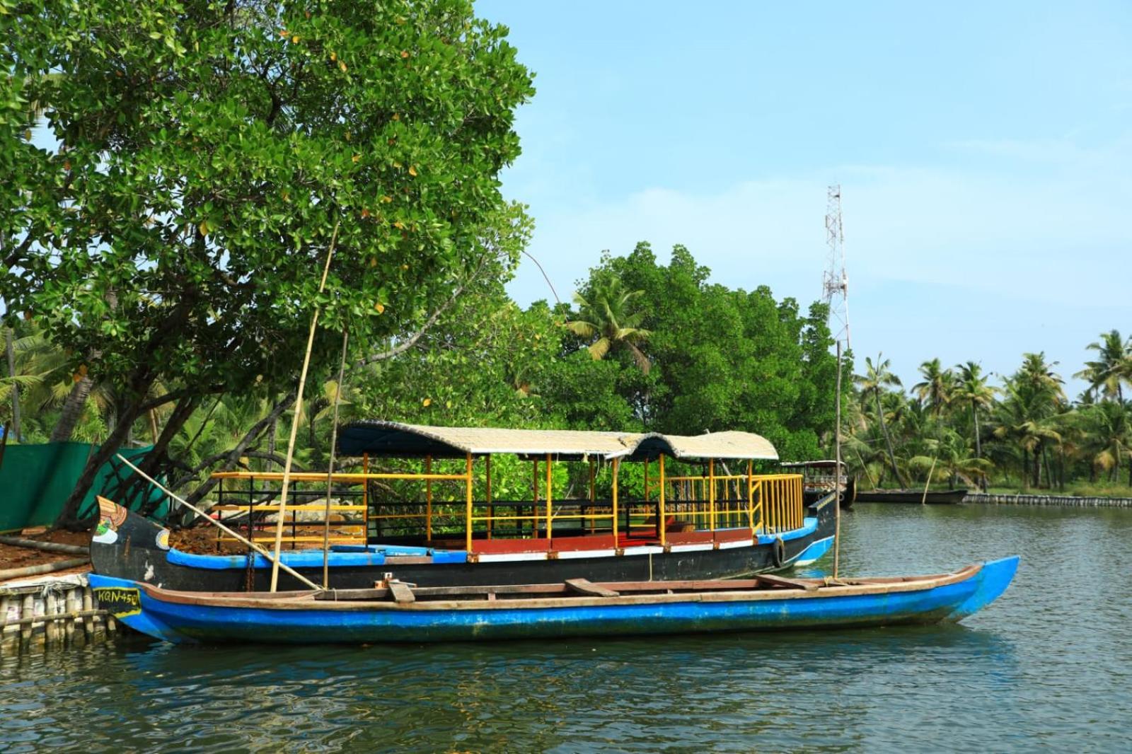 mundro paradise lake homestay