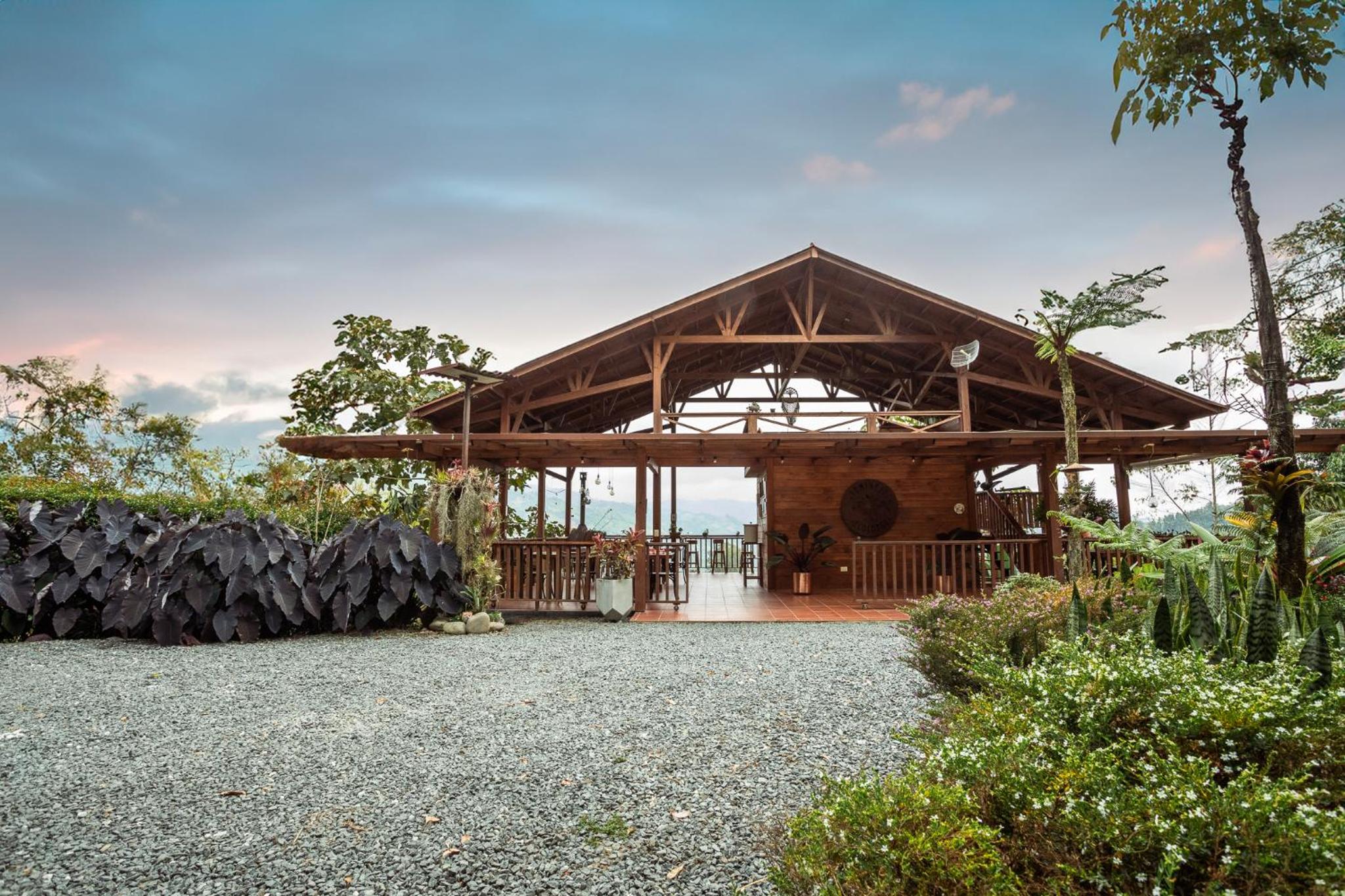 Tominejo Ecolodge - Casas en los árboles