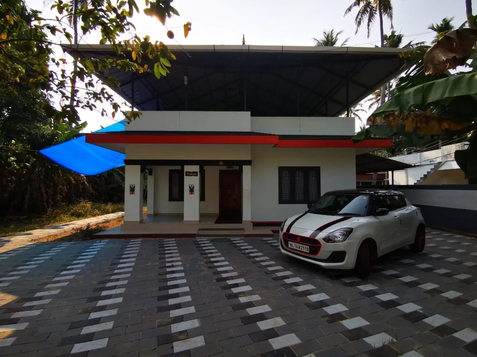 HAPPINESS HOMESTAY