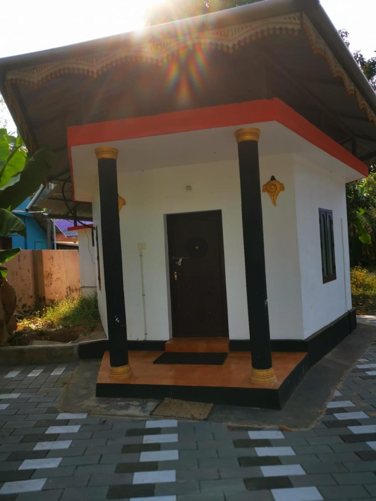 HAPPINESS HOMESTAY