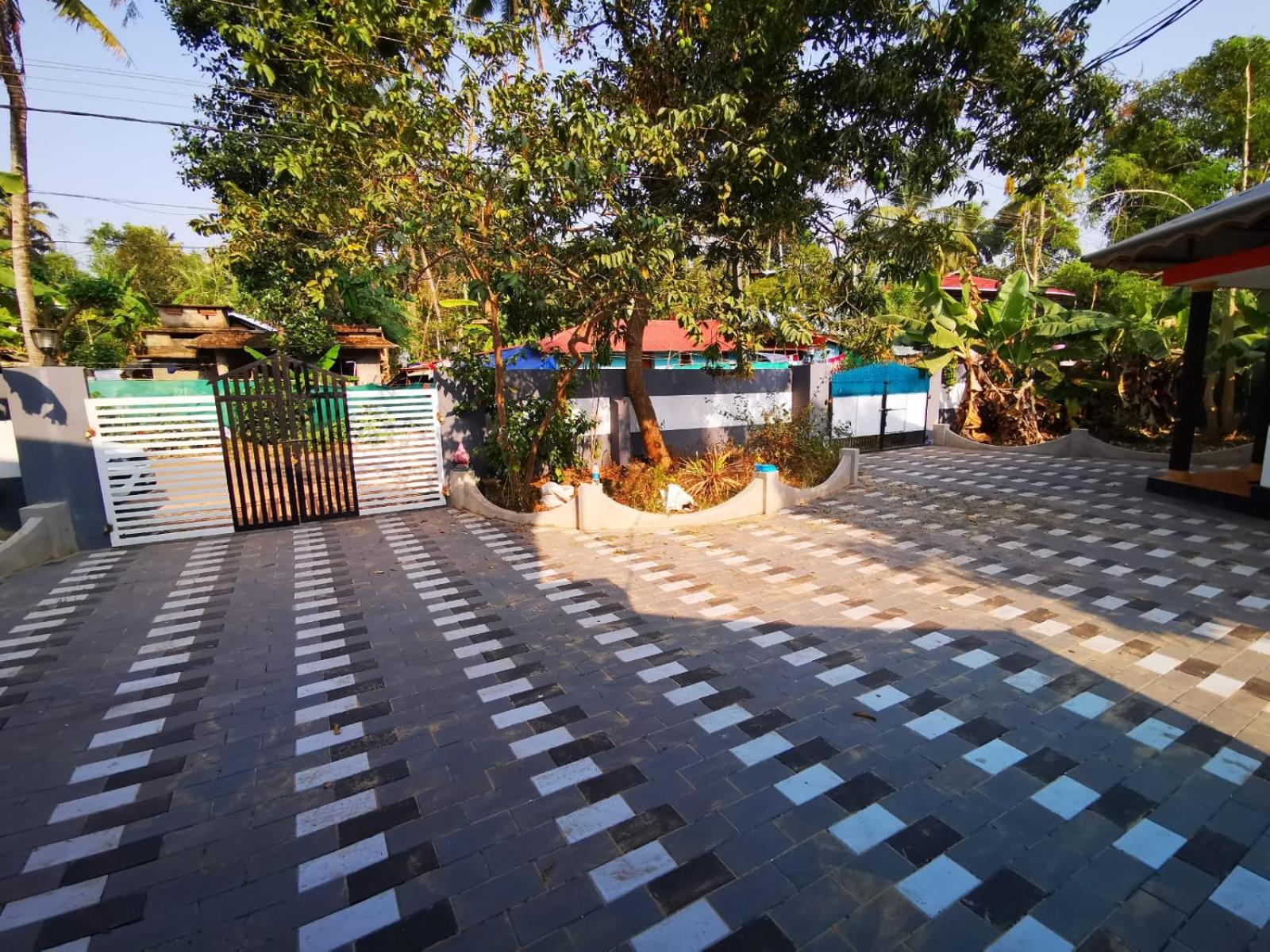 HAPPINESS HOMESTAY