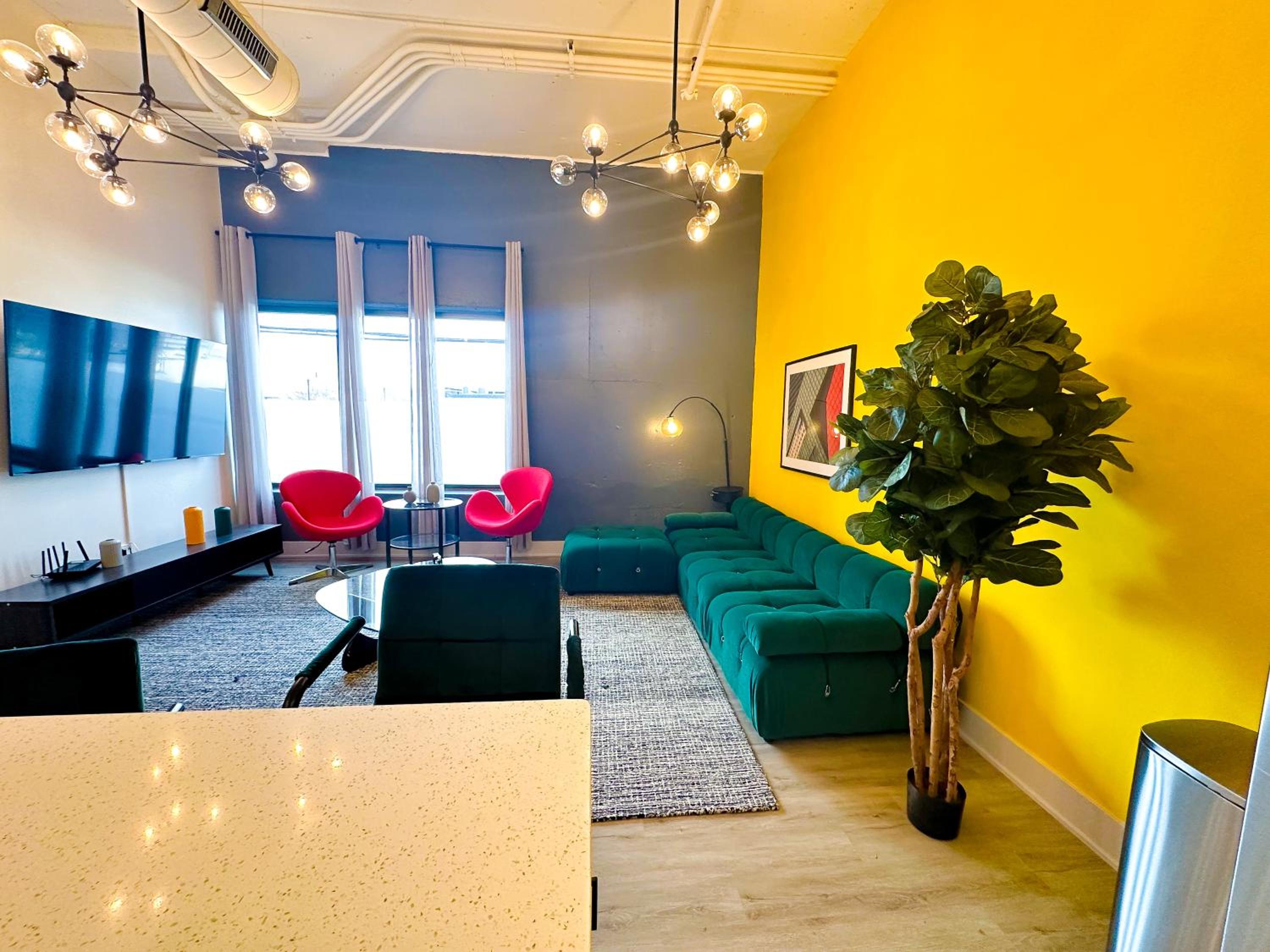 Chicago Vacations - McCormick 5Br-3Ba Luxury Suite for groups of up to 12 guests with Gym access and Optional Parking - Property Image 22