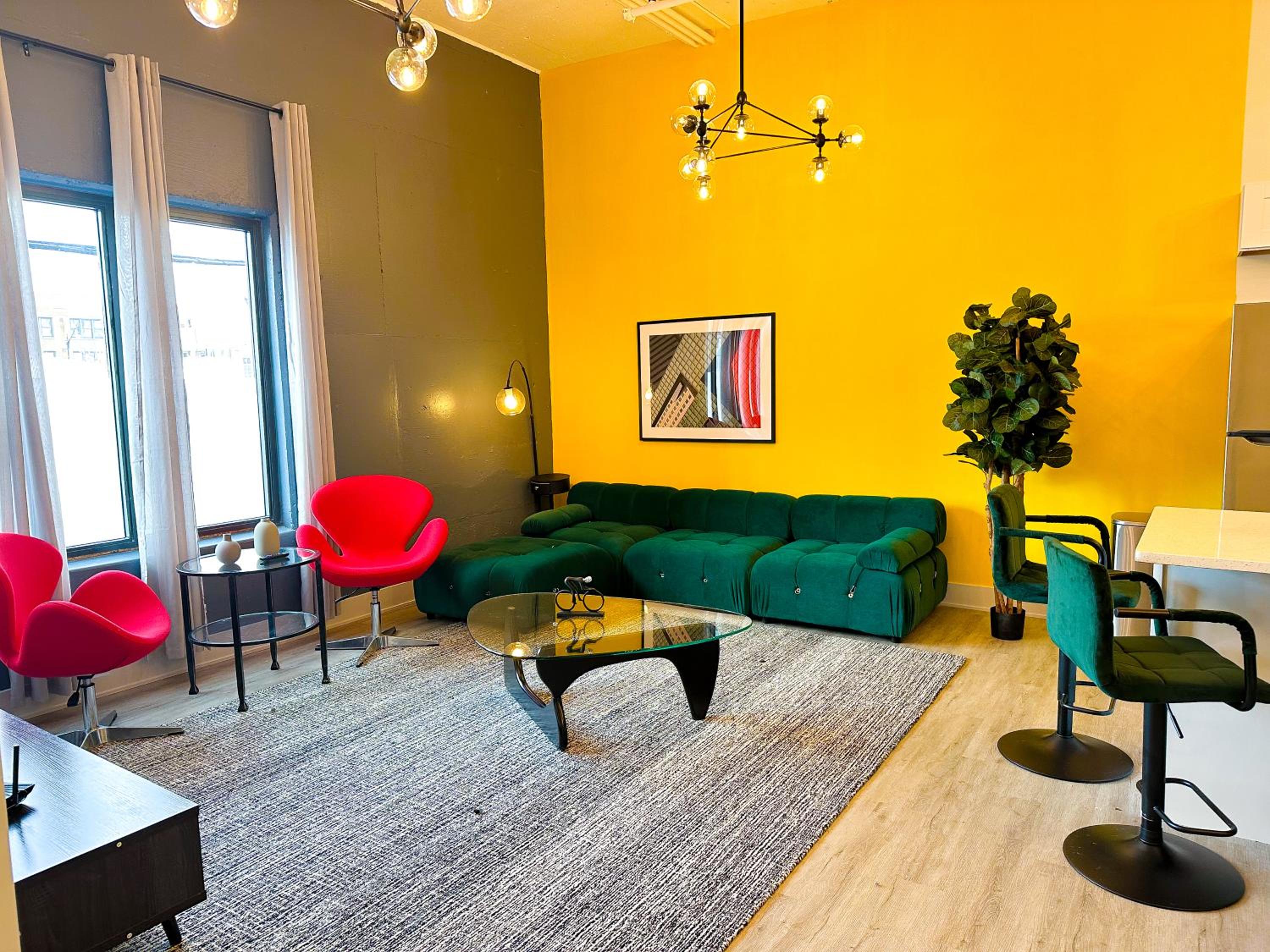 Chicago Vacations - McCormick 5Br-3Ba Luxury Suite for groups of up to 12 guests with Gym access and Optional Parking - Property Image 9