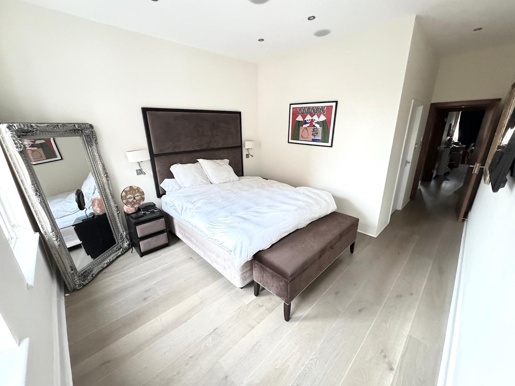 Draycott Apartment