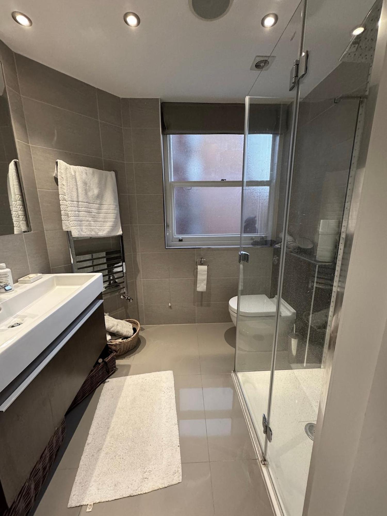 Draycott Apartment