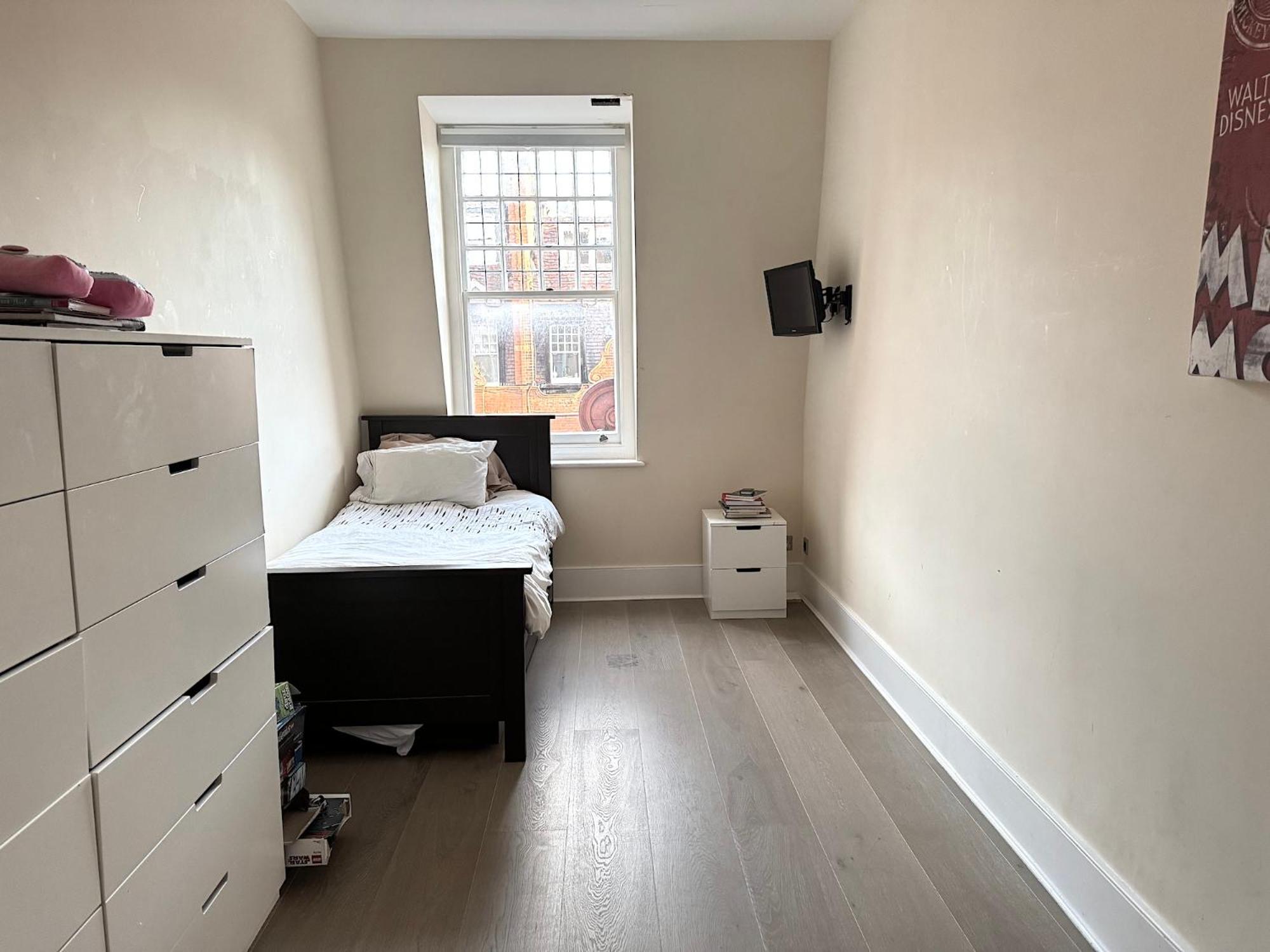 Draycott Apartment