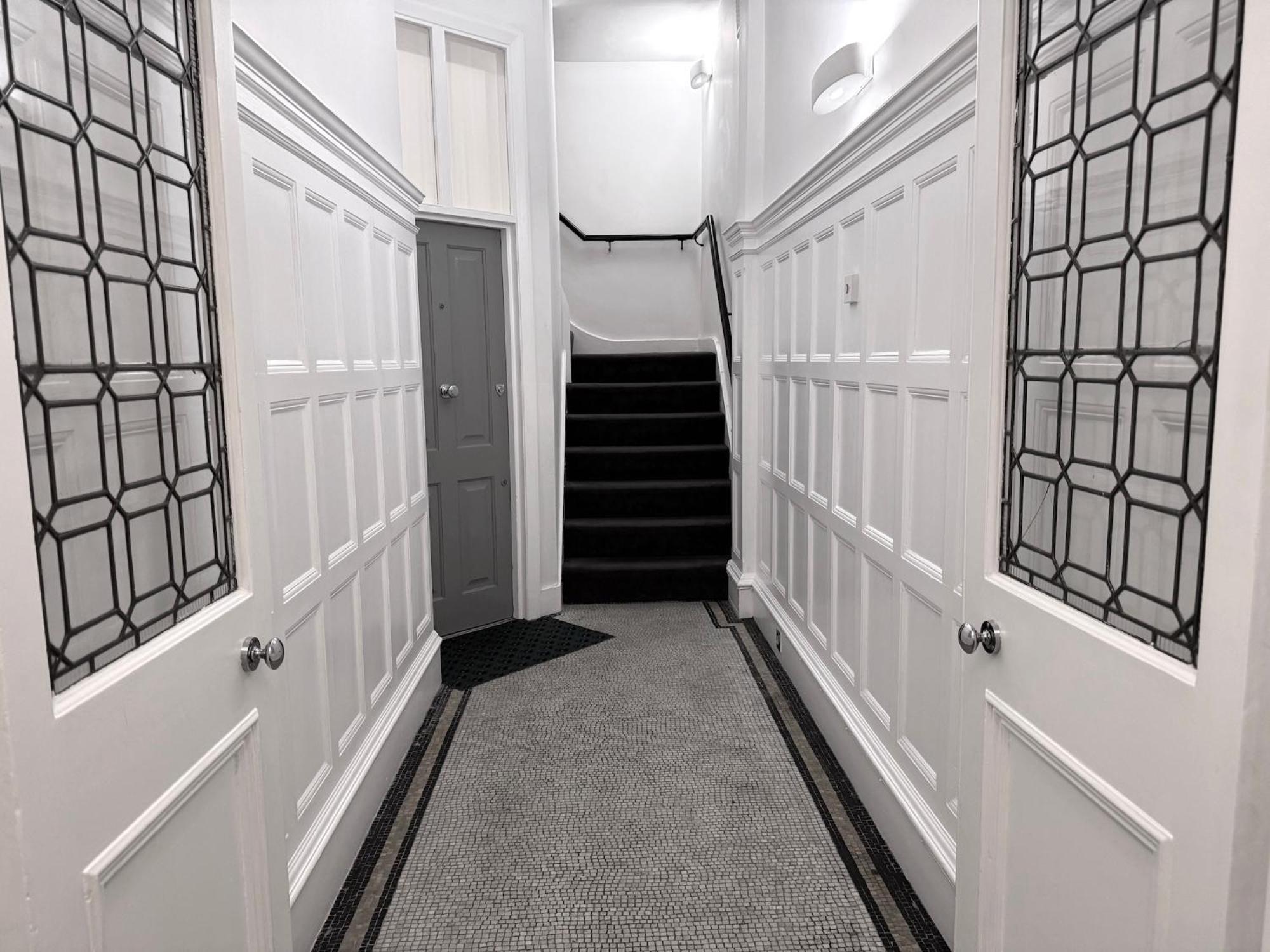 Draycott Apartment
