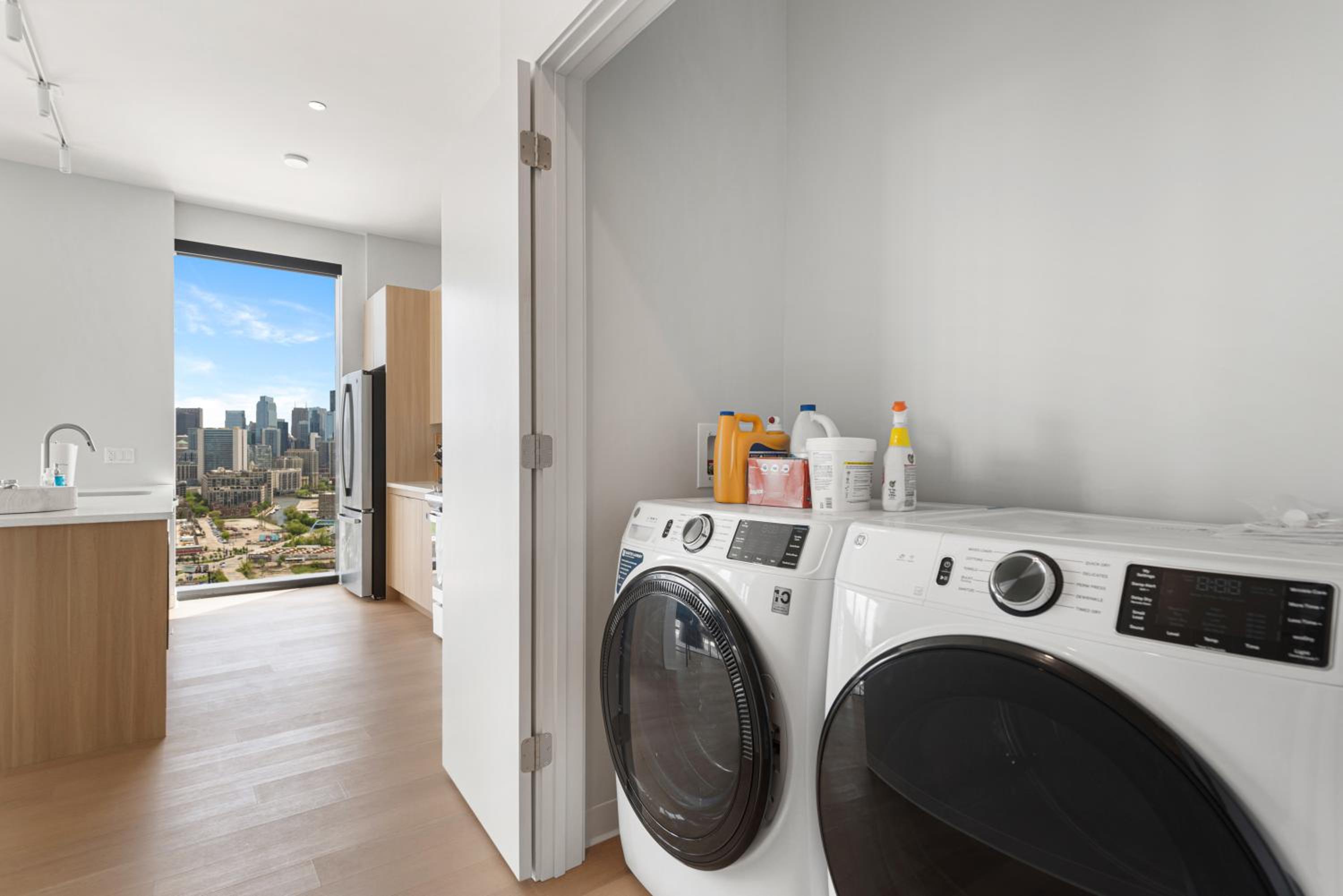 Foundry Unmatched Skyline Views at Lincoln Park