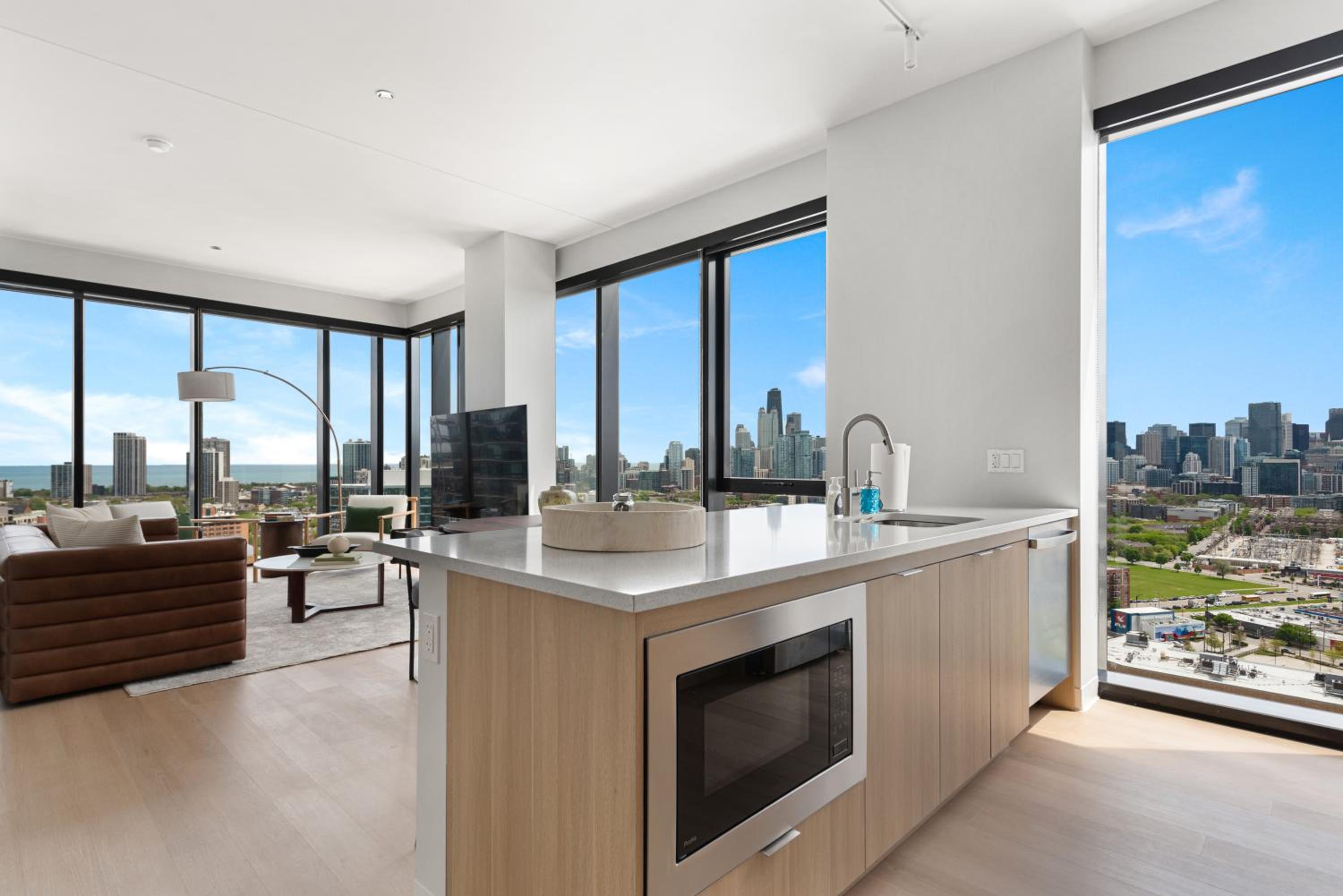 Foundry Unmatched Skyline Views at Lincoln Park