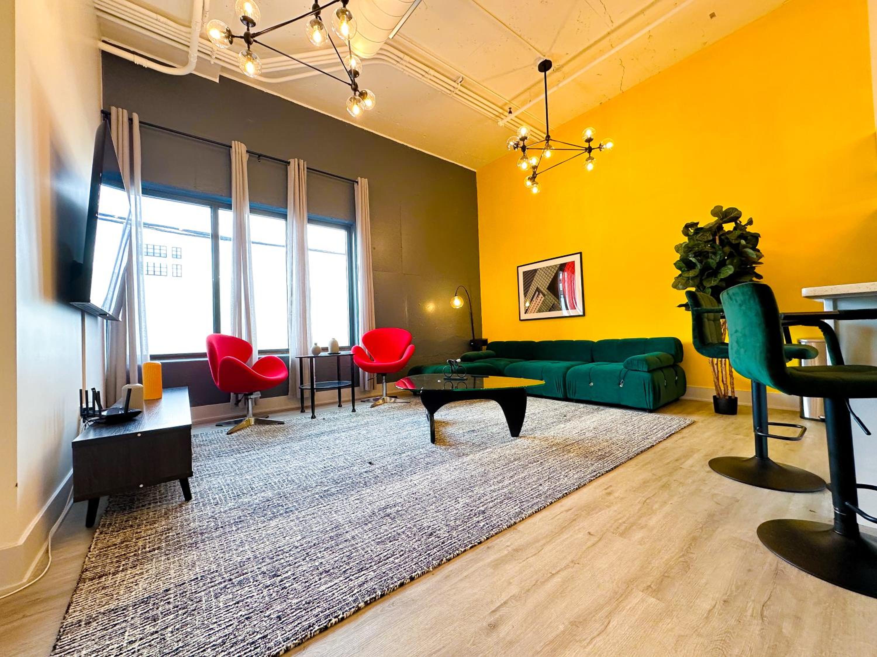 Chicago Vacations - McCormick 5Br-3Ba Luxury Suite for groups of up to 12 guests with Gym access and Optional Parking - Property Image 35