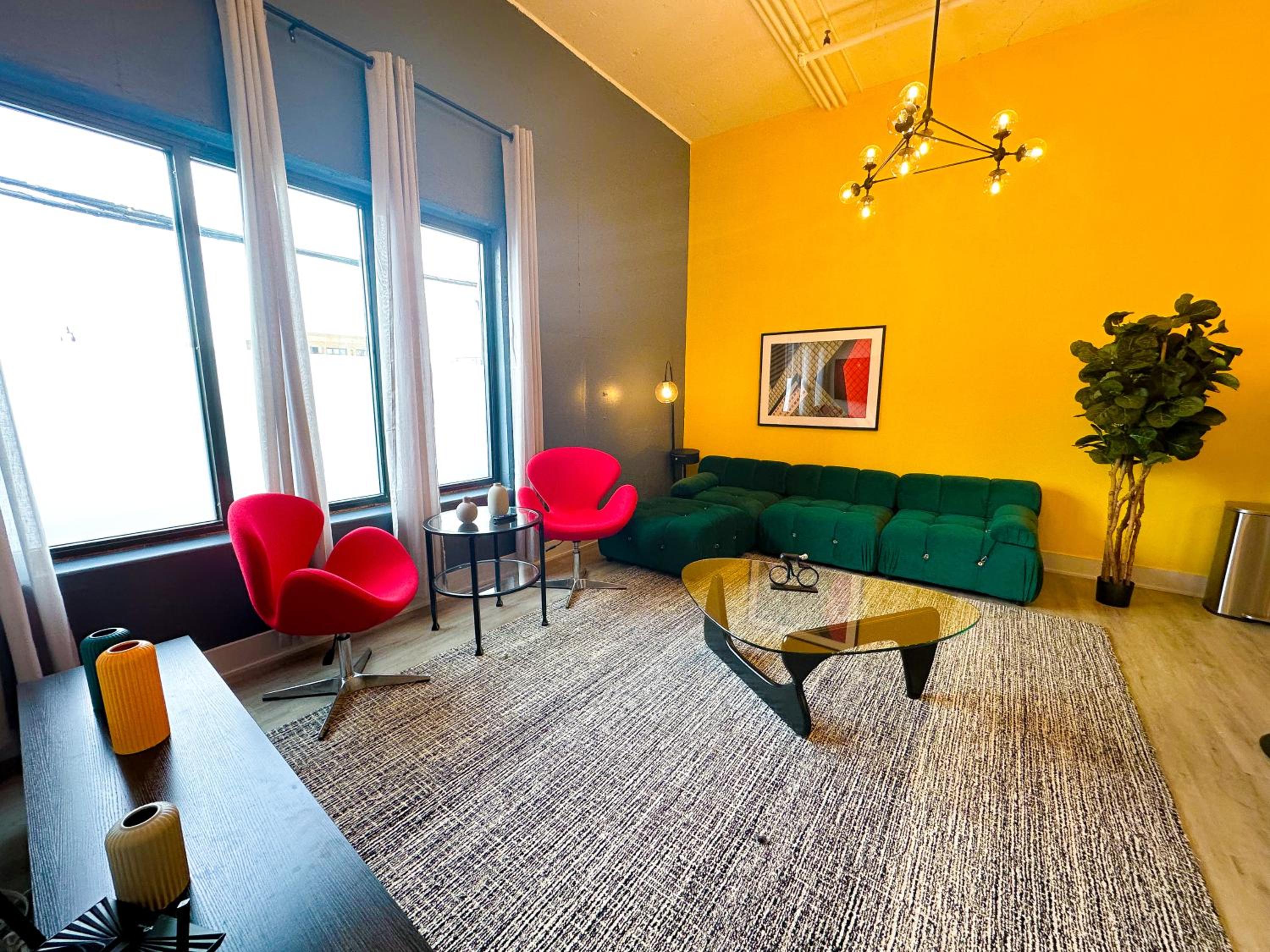 Chicago Vacations - McCormick 5Br-3Ba Luxury Suite for groups of up to 12 guests with Gym access and Optional Parking - Property Image 17