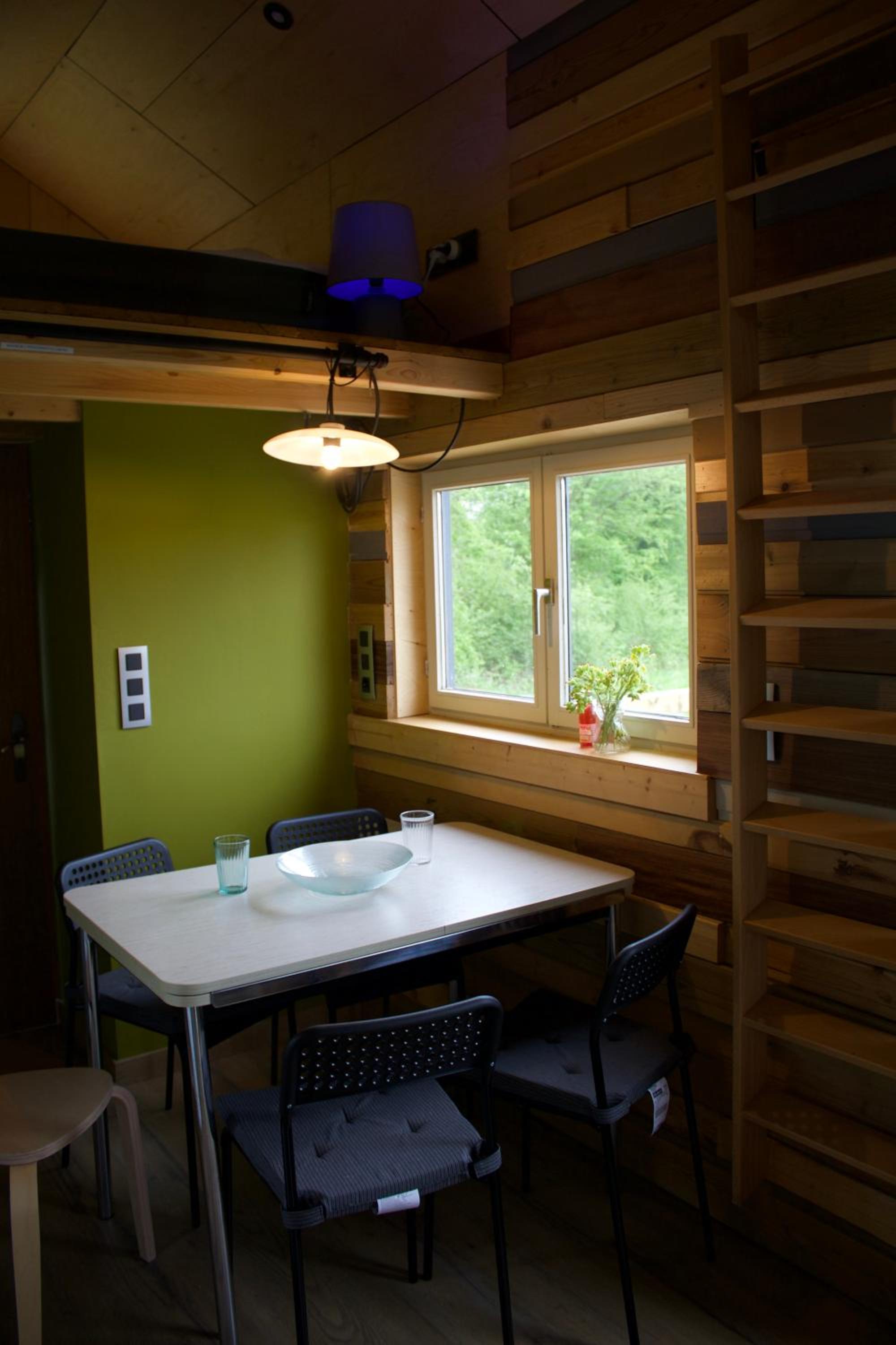 Tiny House Les Jours Heureux Sejour nature pres de Dinant et des Lacs de l Eau d Heure