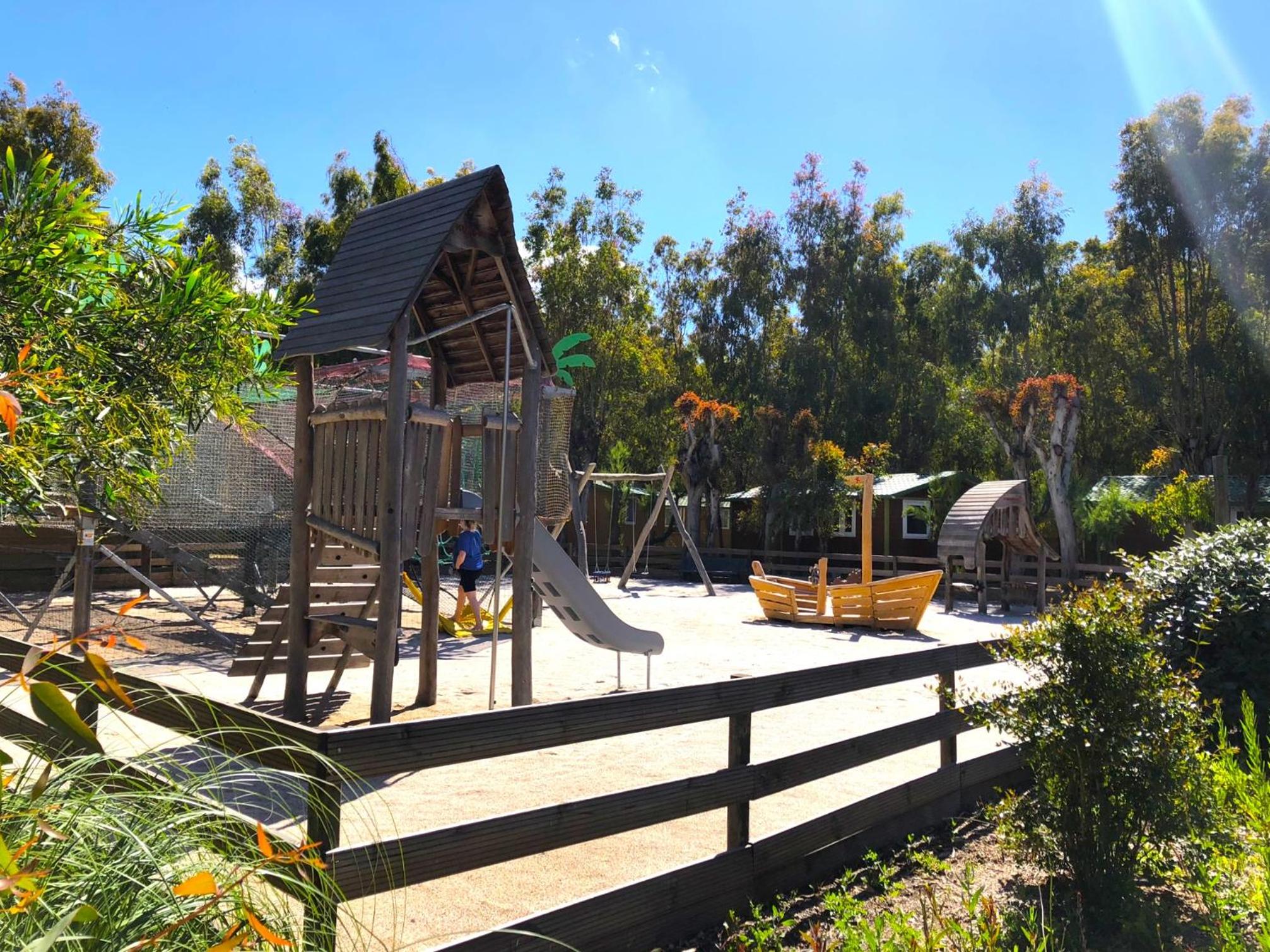 Camping La Pinède