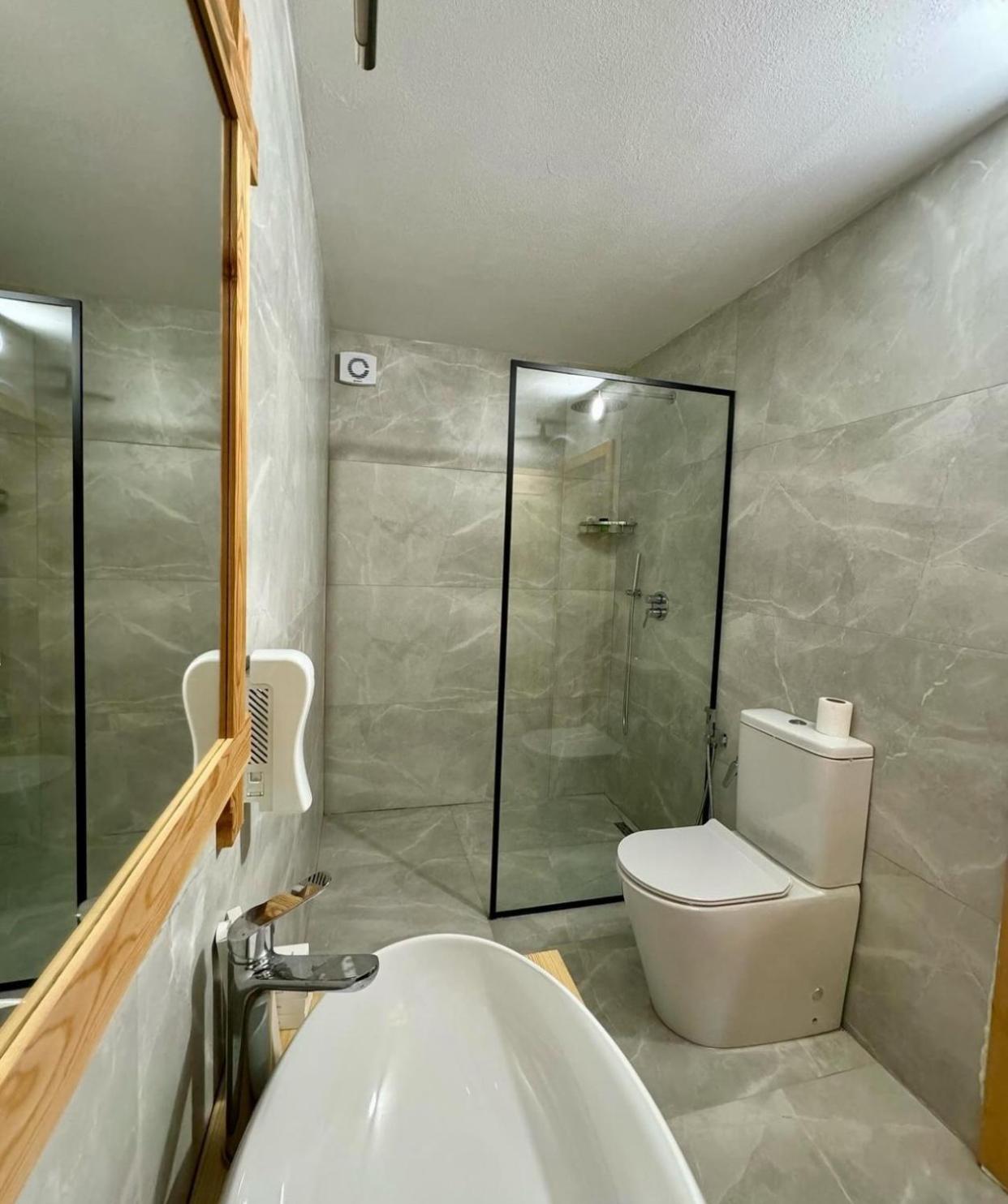 Guesthouse Vitoria - Mrizi i Zanave