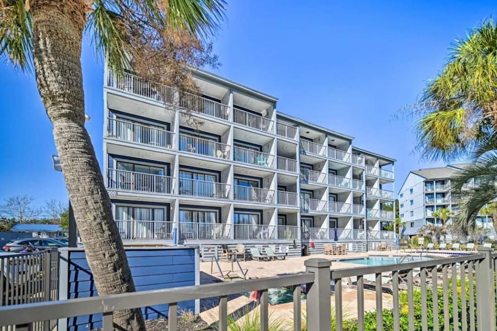The Beachside Dacha - Lock-Out 2 Bedroom Ocean View Condo view 3