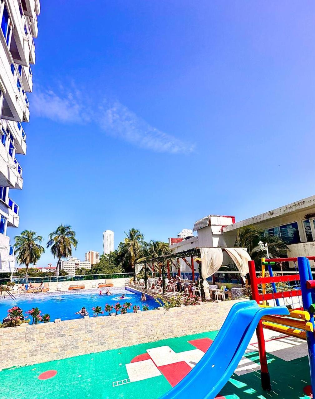 Lindo apartamento en el Laguito! Gran ubicación, vista al Mar Piso 8